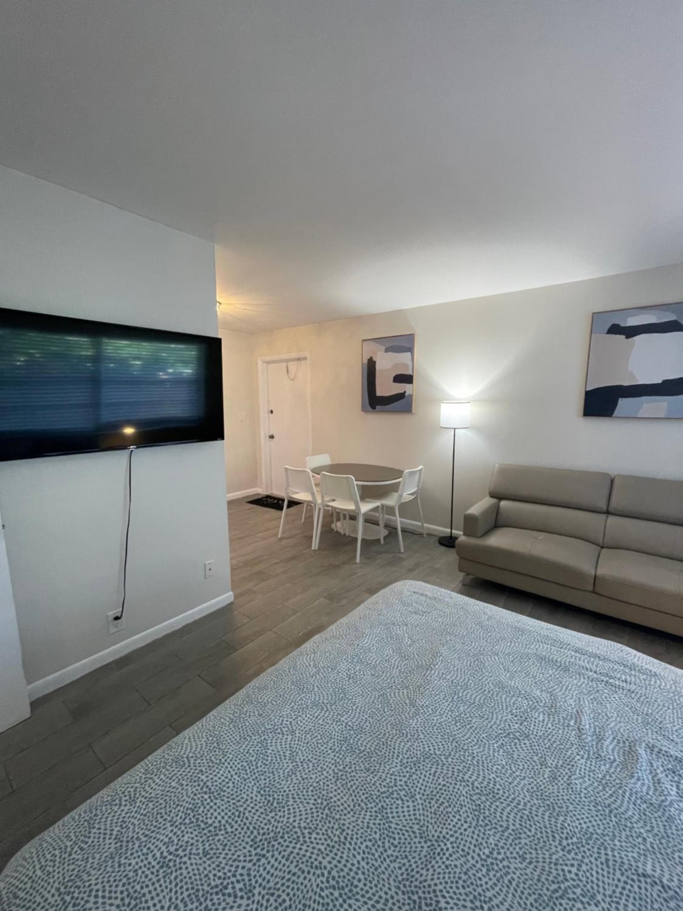Three Bedroom Cottage in Ft Lauderdale — 19