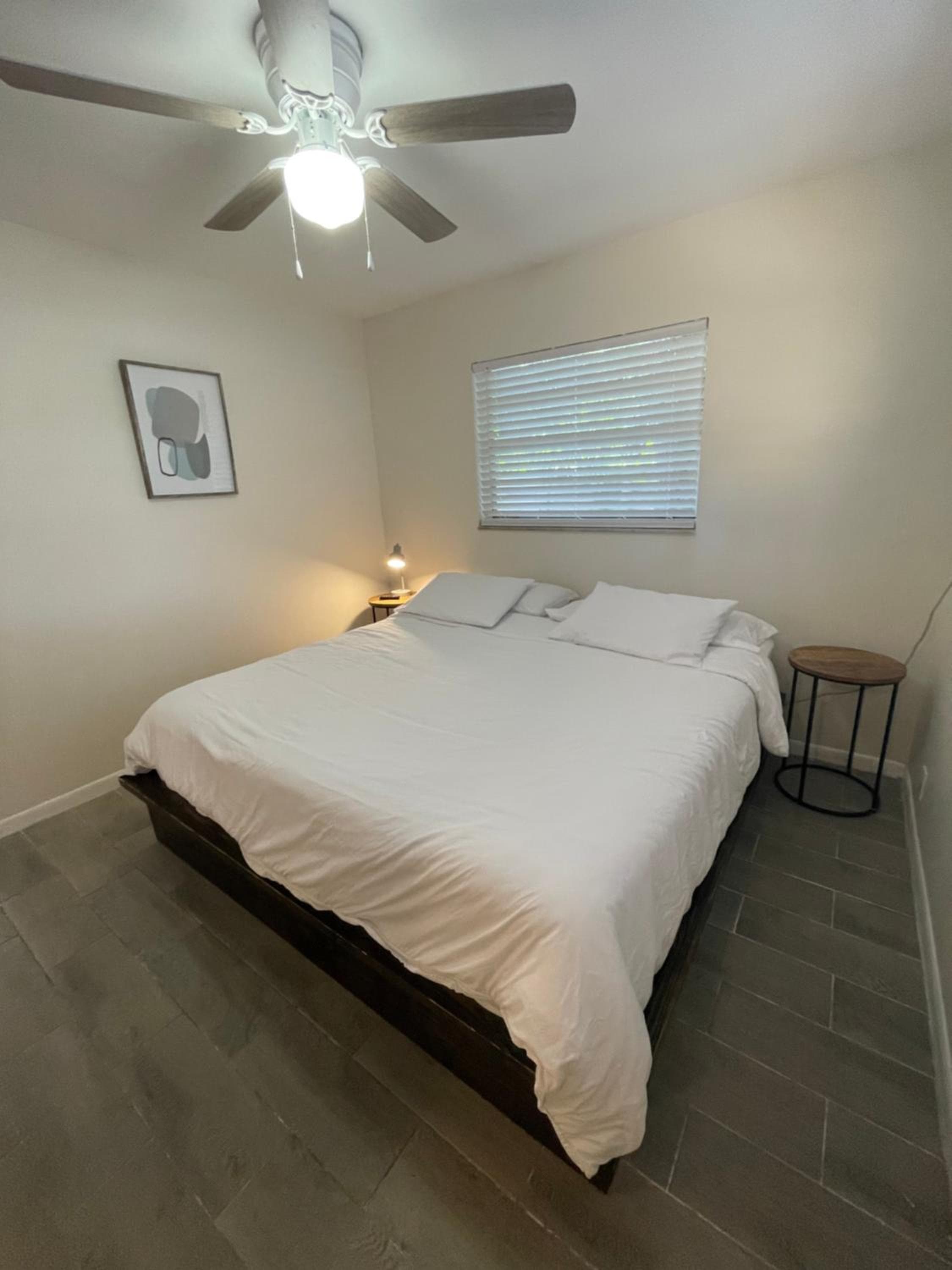 Three Bedroom Cottage in Ft Lauderdale — 4