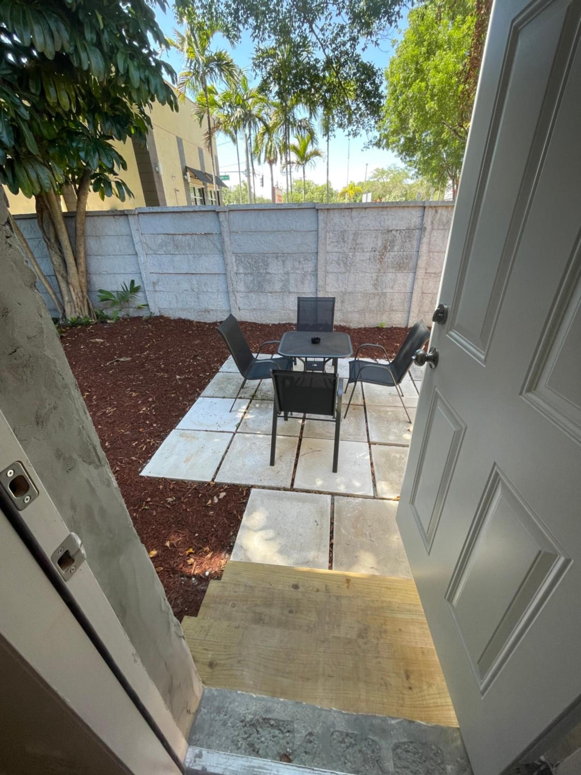 Three Bedroom Cottage in Ft Lauderdale — 26