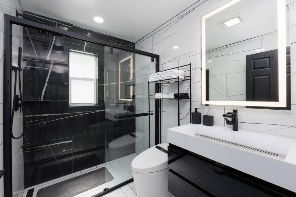 Luxury Style townhome with Pool - 1 Miles to Bucs Stadium — 20