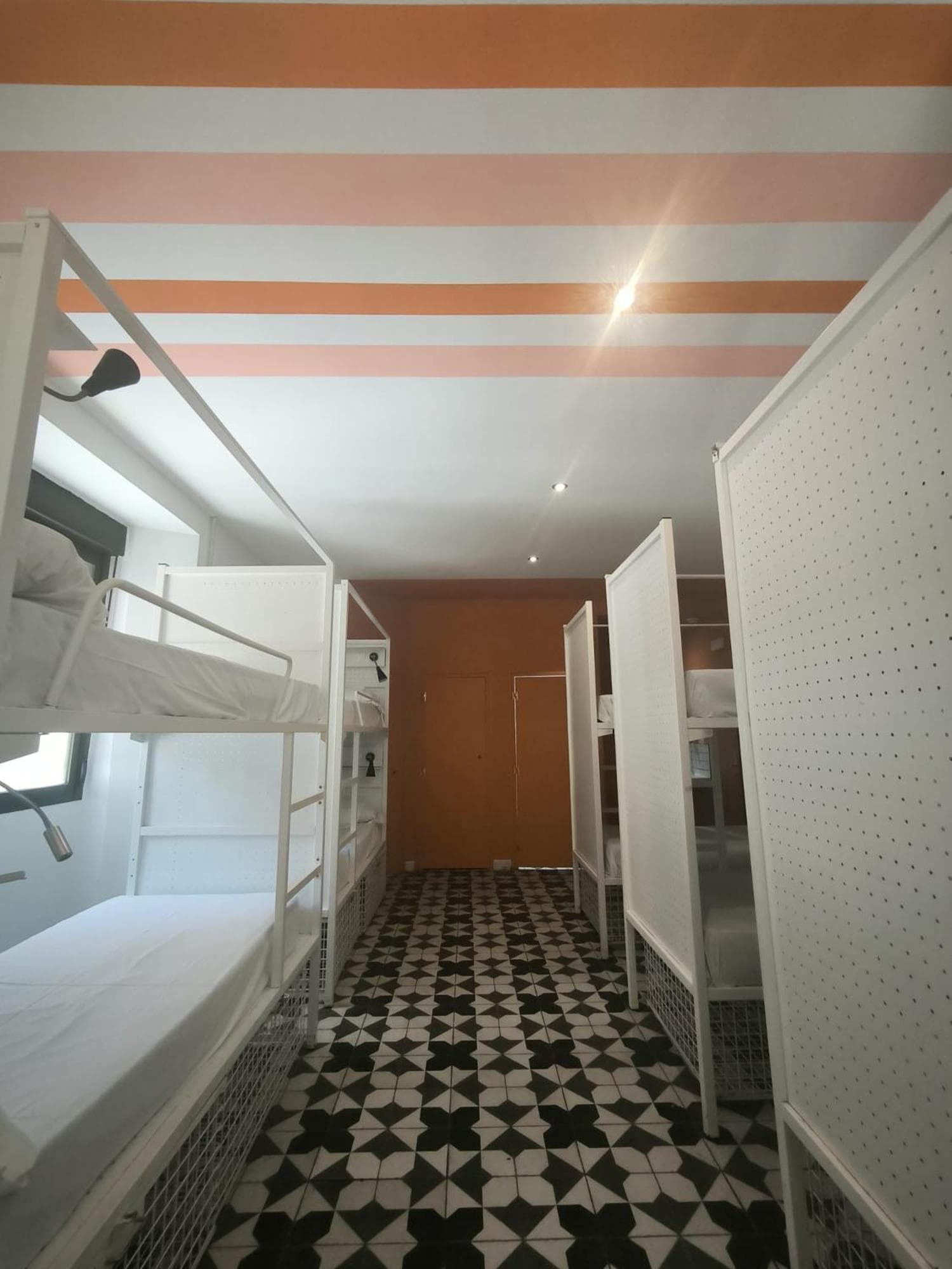 Feel Hostels Soho Malaga — 17