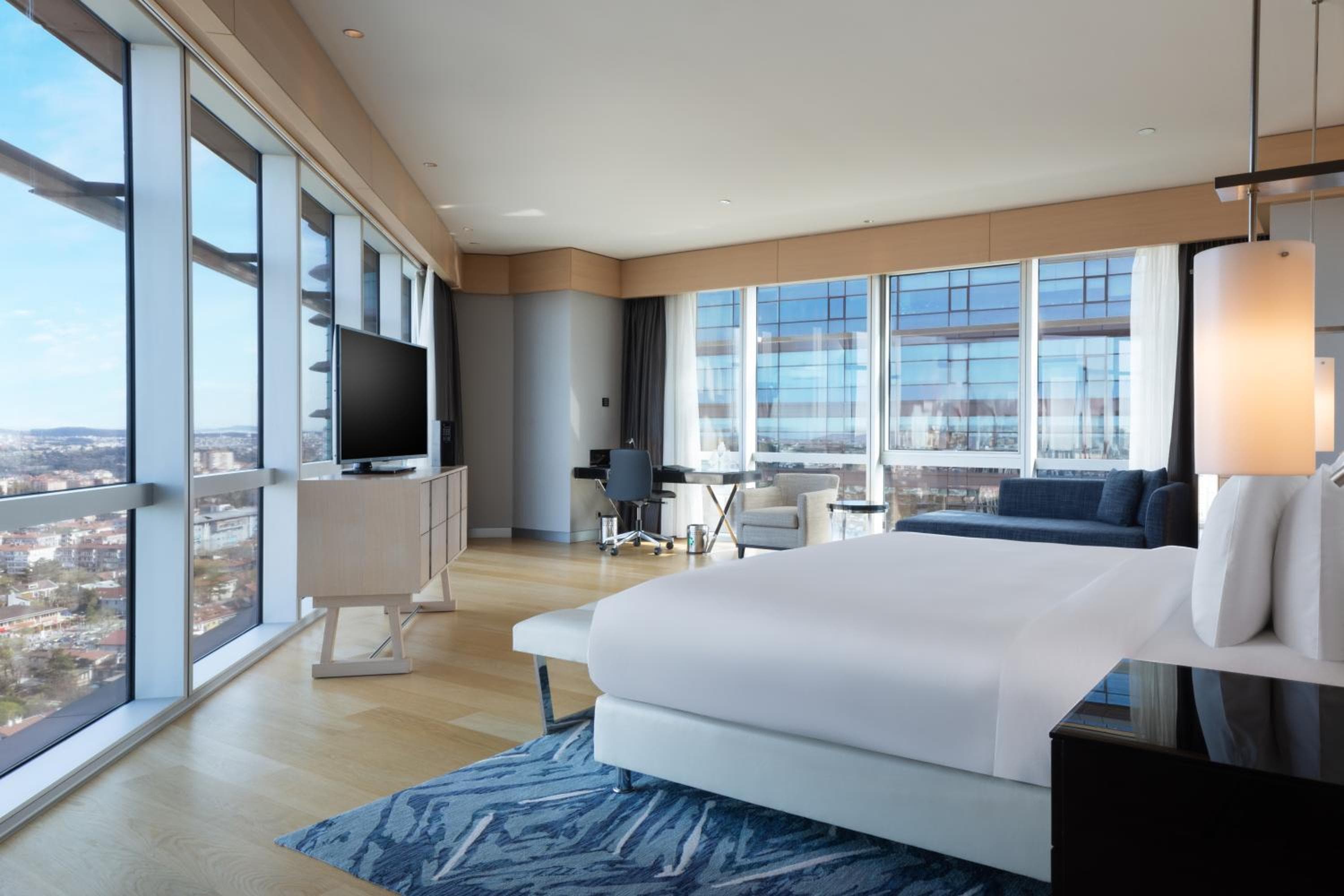 Wyndham Grand Istanbul Levent Hotel & Conference Center — 6