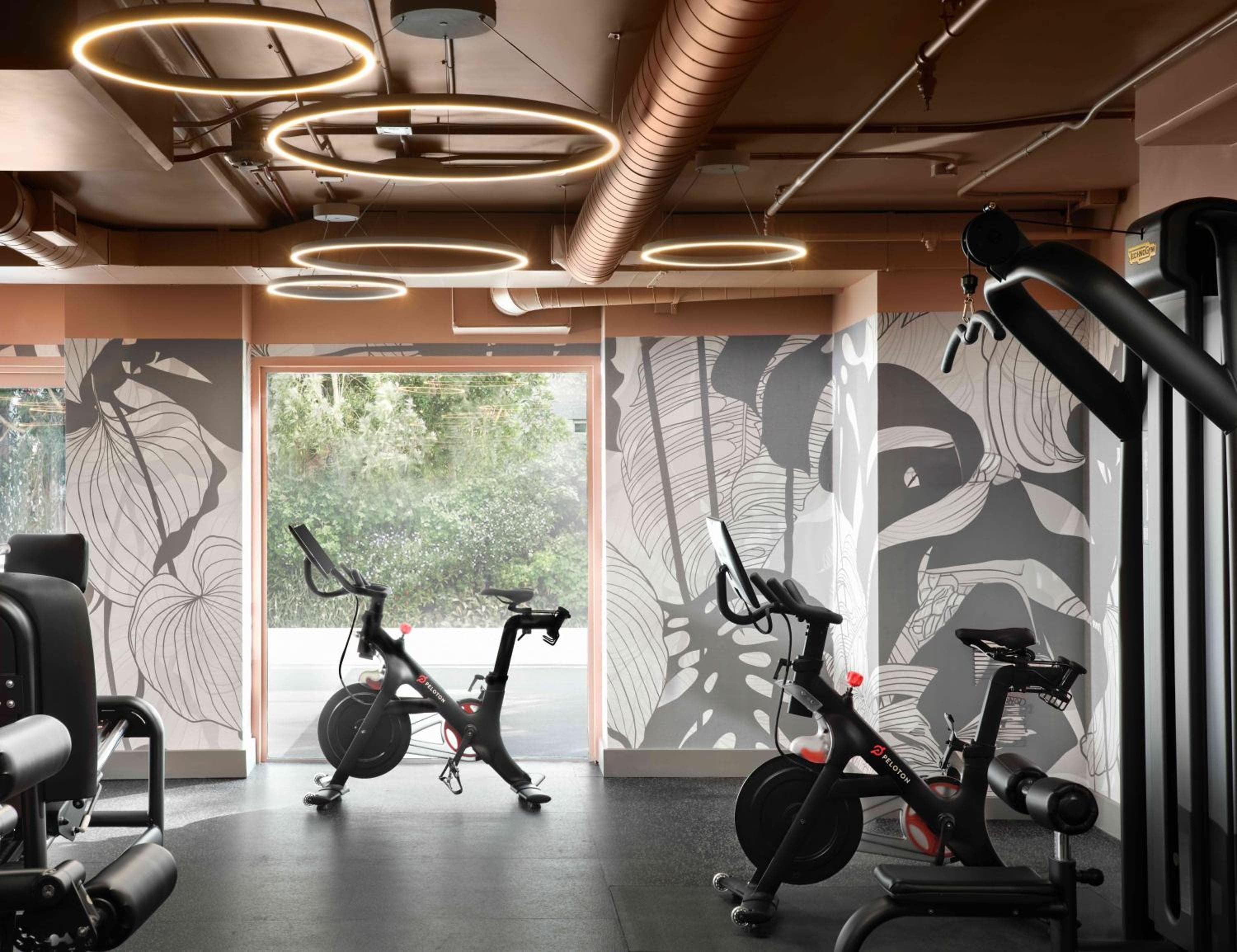 Sandbourne Santa Monica, Autograph Collection — 7