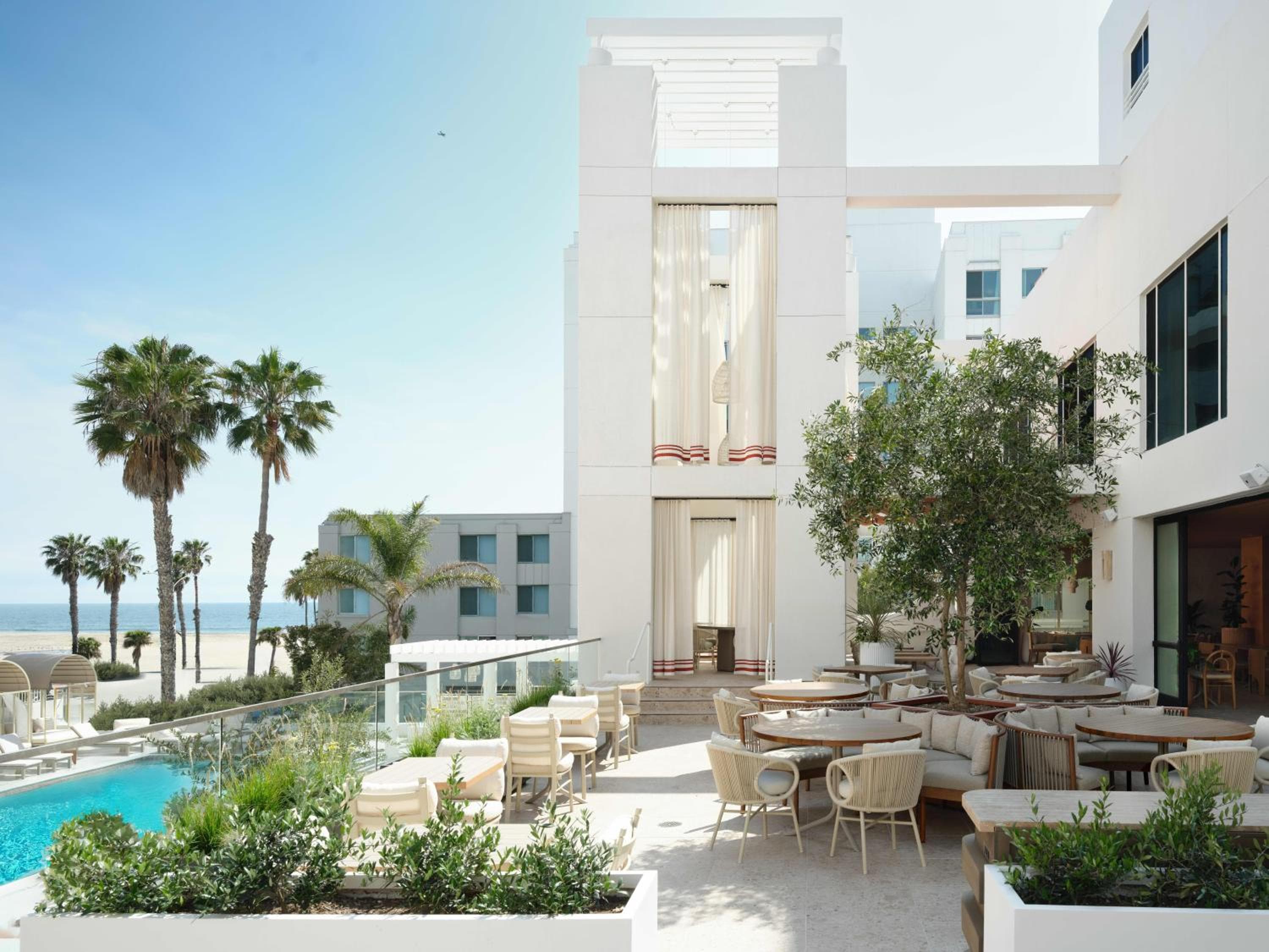 Sandbourne Santa Monica, Autograph Collection — 21