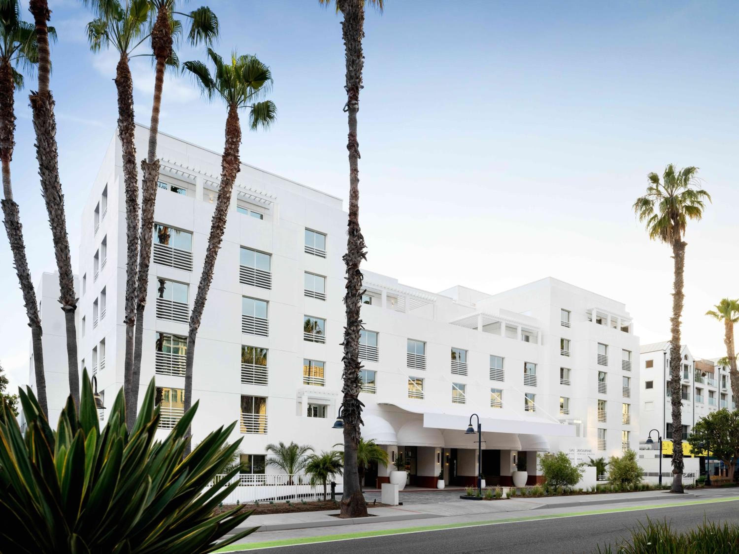 Sandbourne Santa Monica, Autograph Collection — 26