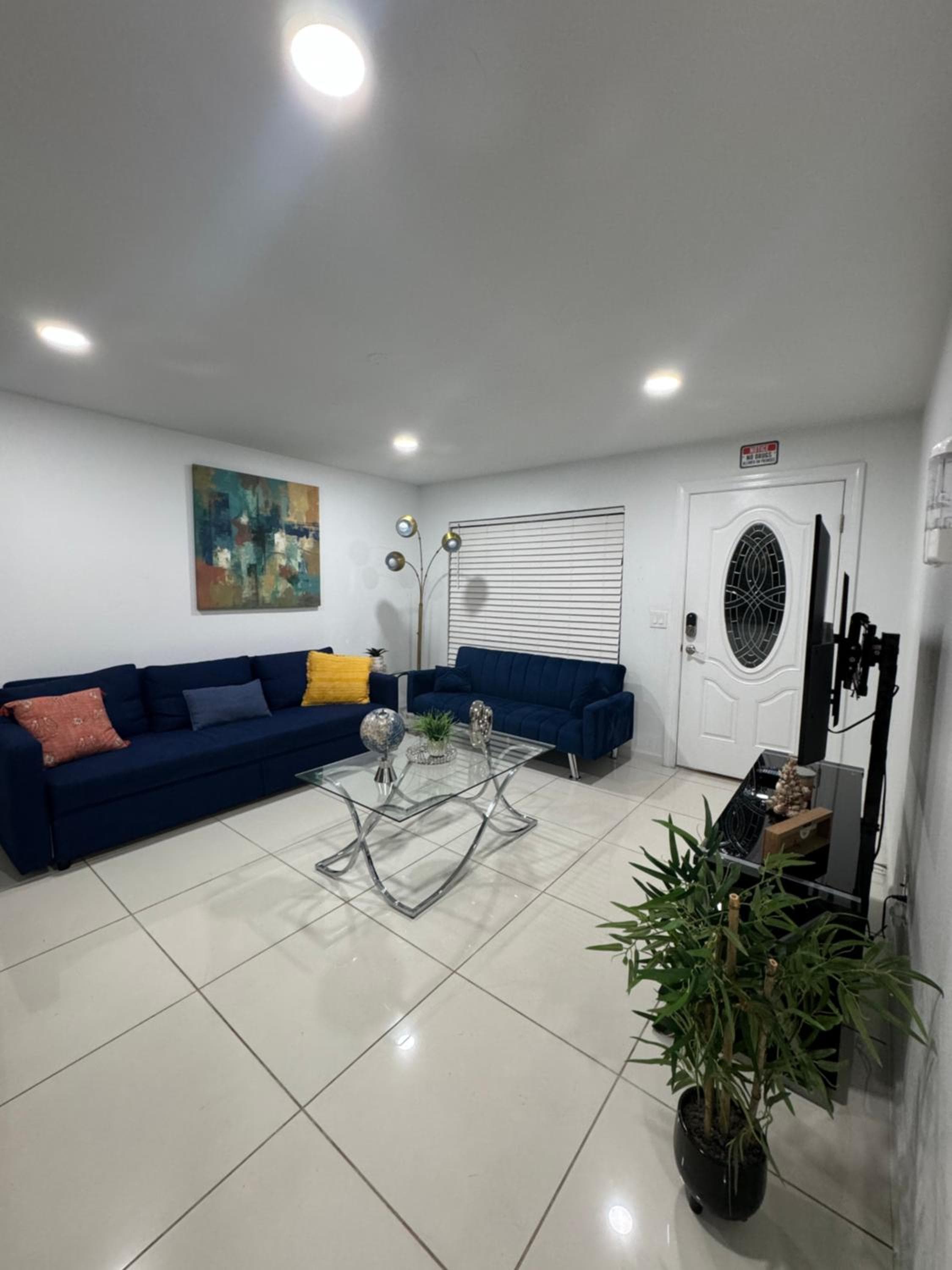 Cozy Family Home in Tampa with Private & Heated POOL, Pool table and Kids Play Area — 15