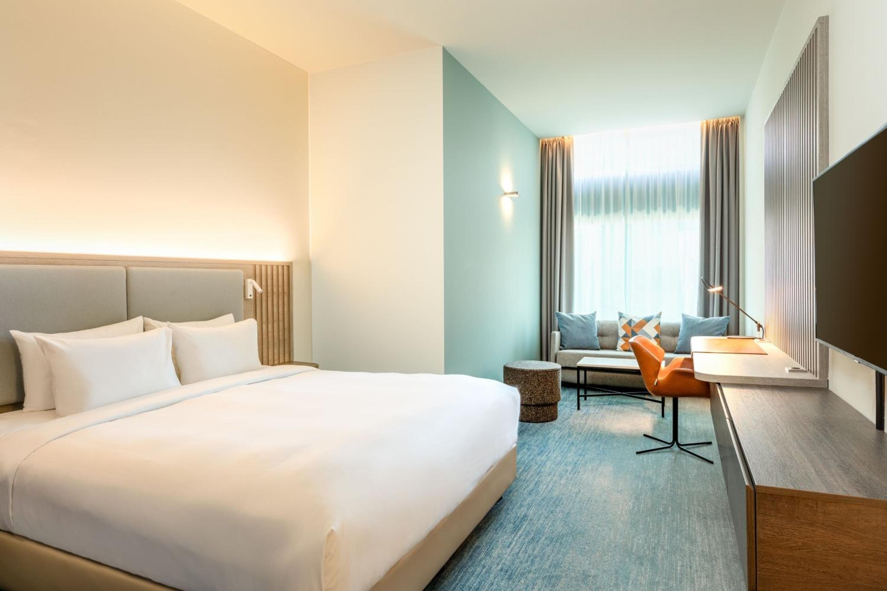 Courtyard by Marriott Amsterdam — 8