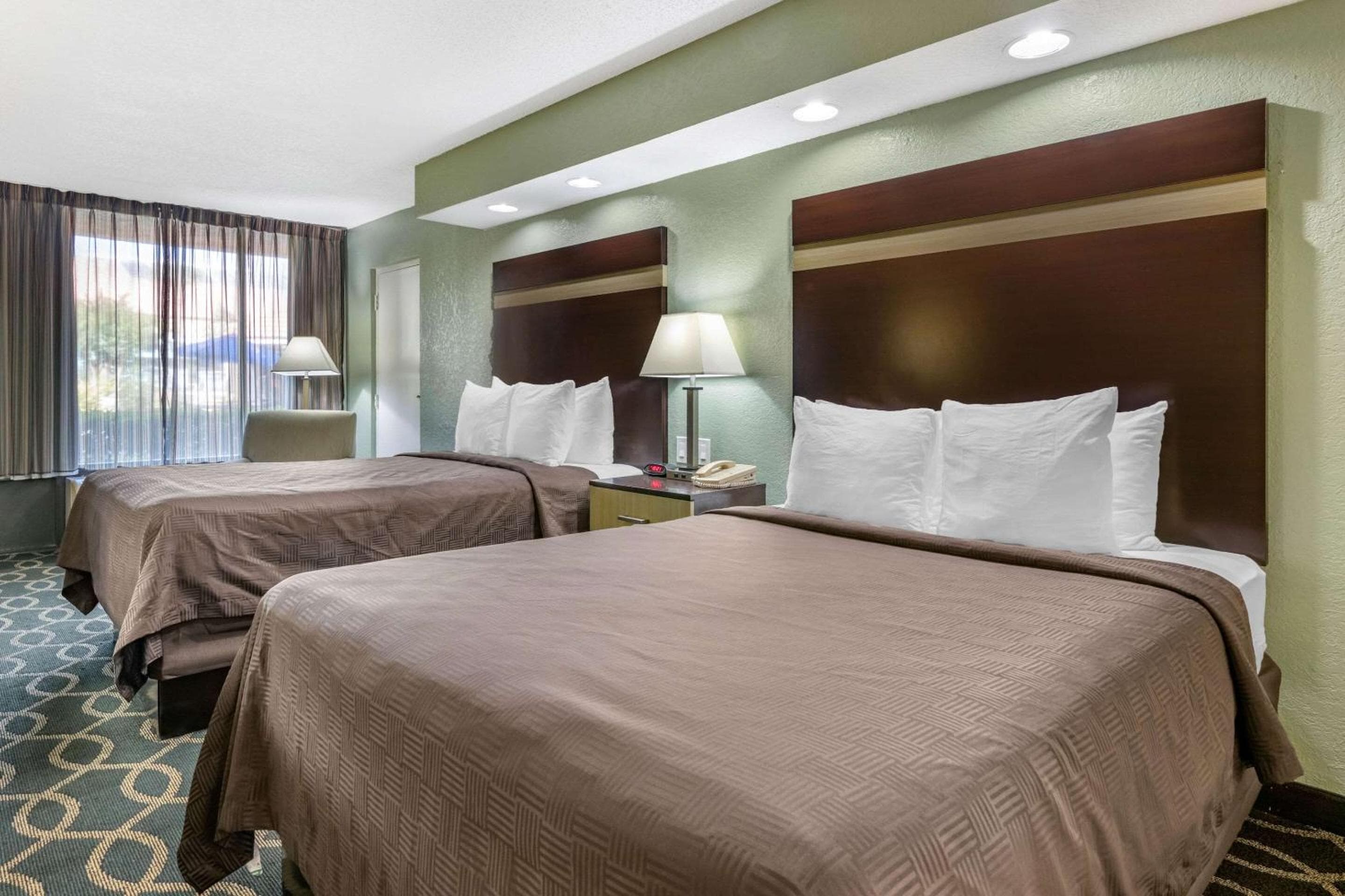 Clarion Inn Orlando International Drive - ICON Park — 5