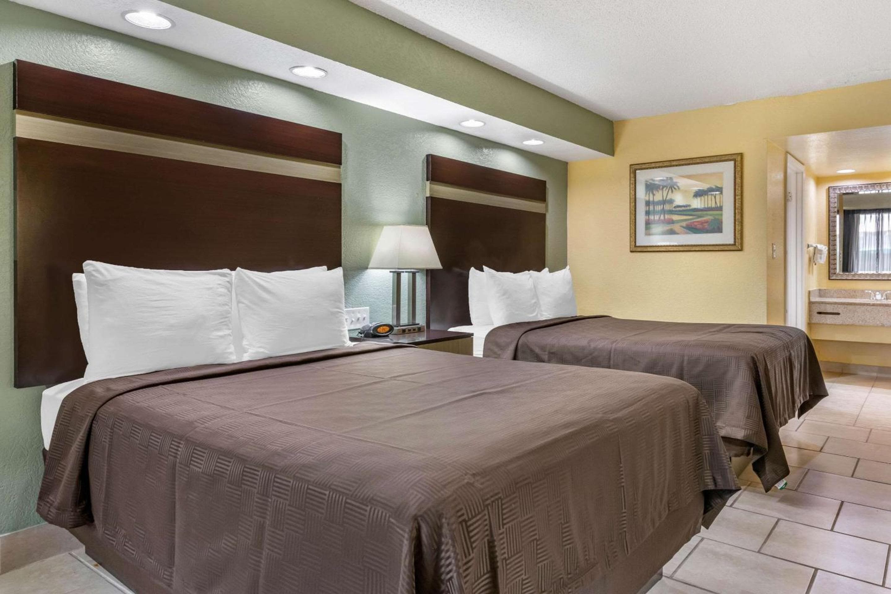 Clarion Inn Orlando International Drive - ICON Park — 11