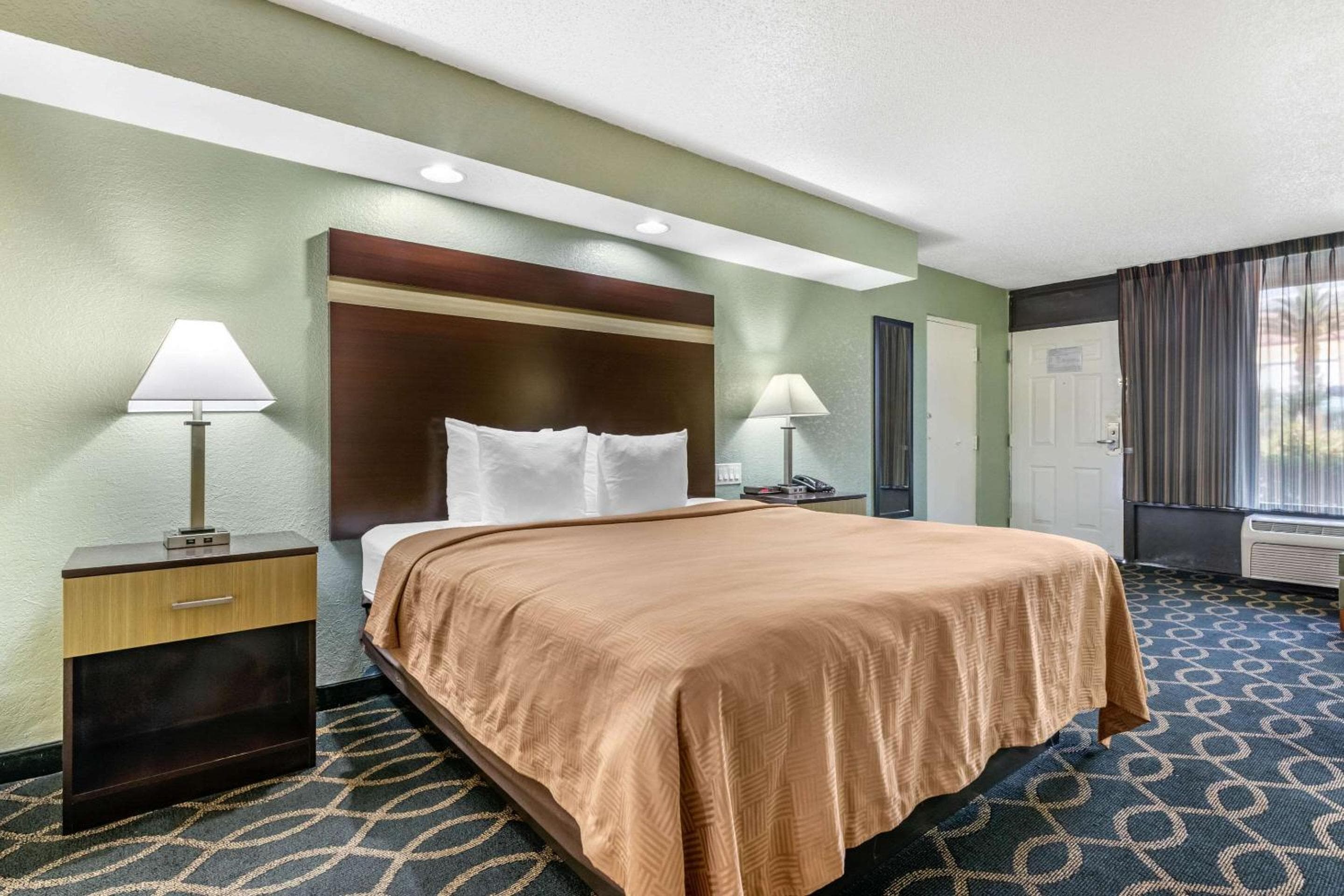 Clarion Inn Orlando International Drive - ICON Park — 18