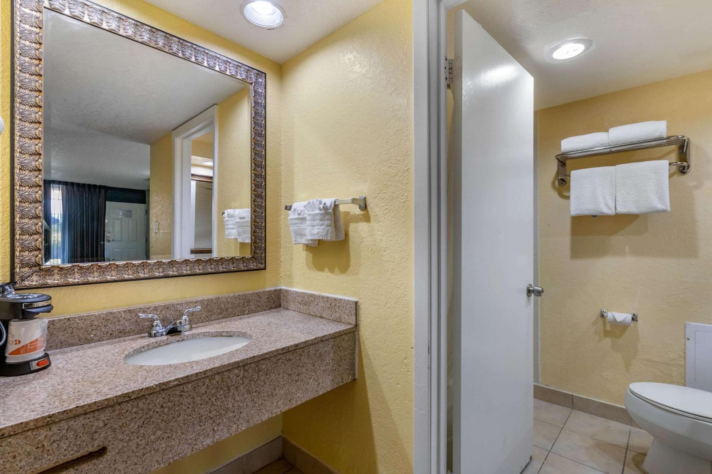 Clarion Inn Orlando International Drive - ICON Park — 13