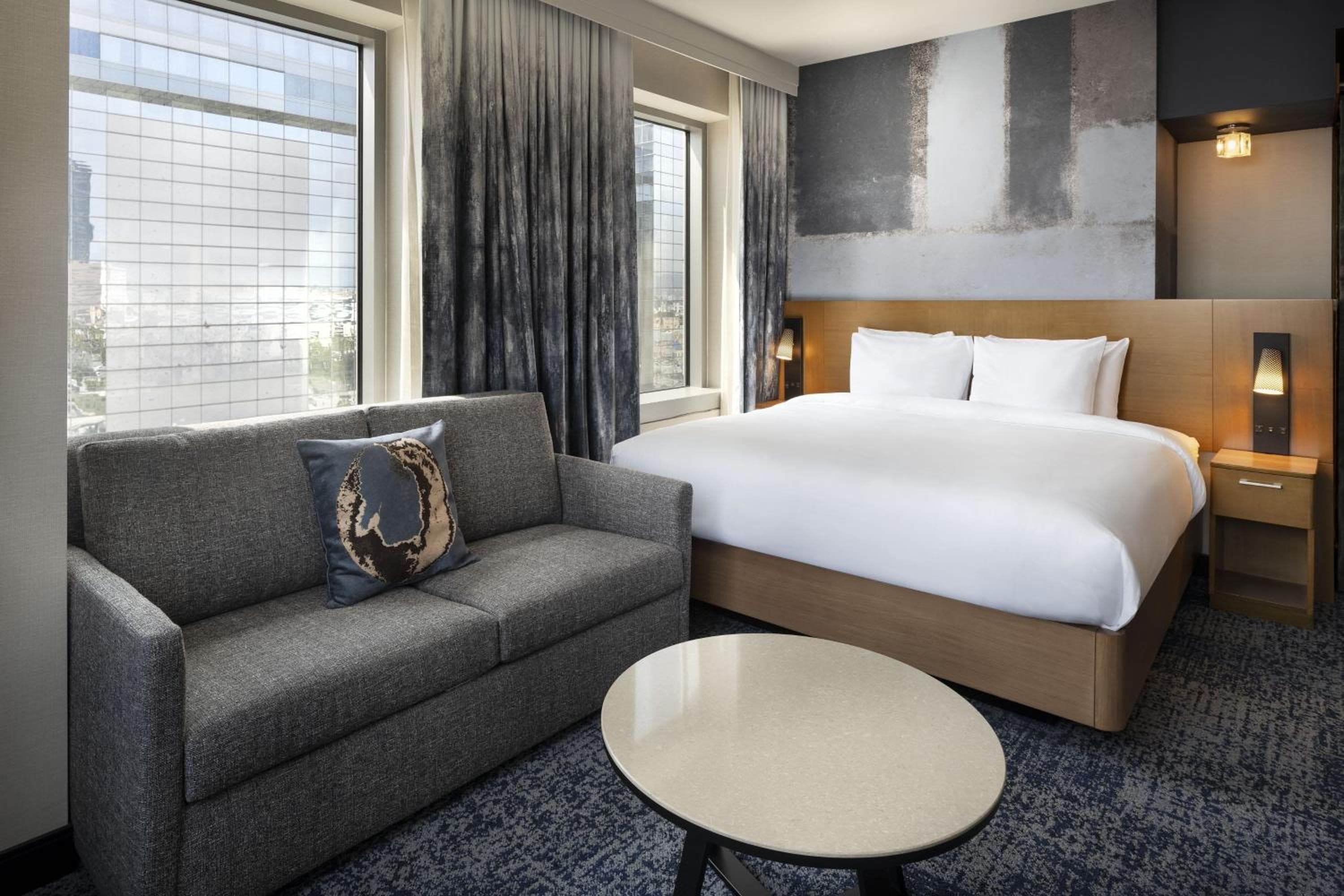 Courtyard by Marriott Los Angeles L.A. LIVE — 14