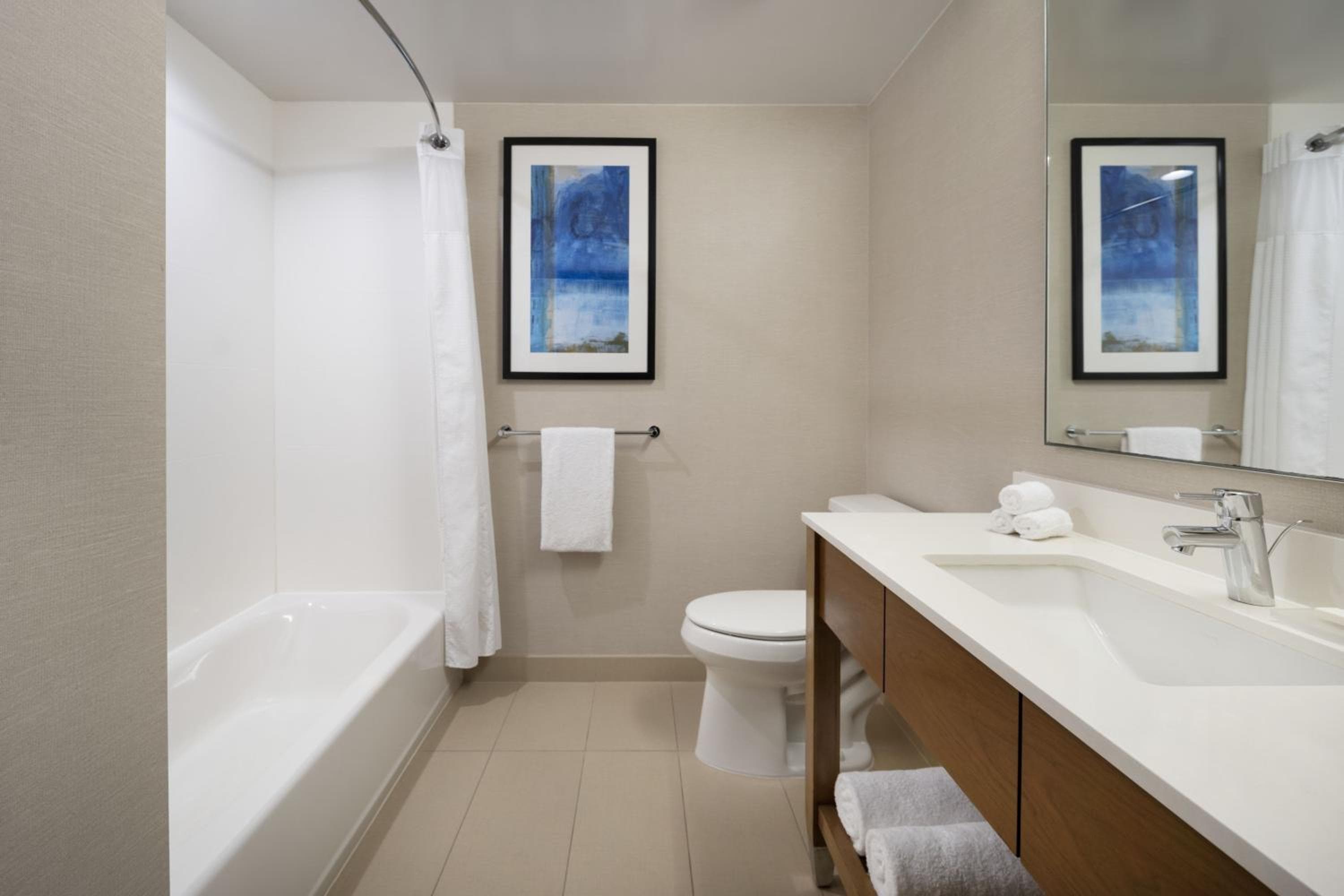 Courtyard by Marriott Los Angeles L.A. LIVE — 27