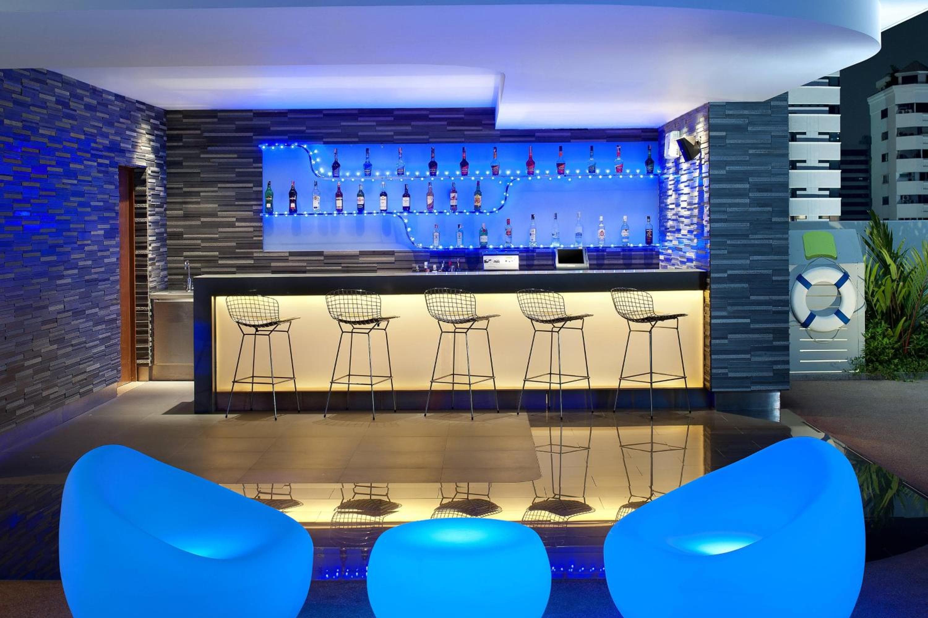 Aloft by Marriott Bangkok Sukhumvit 11 — 19