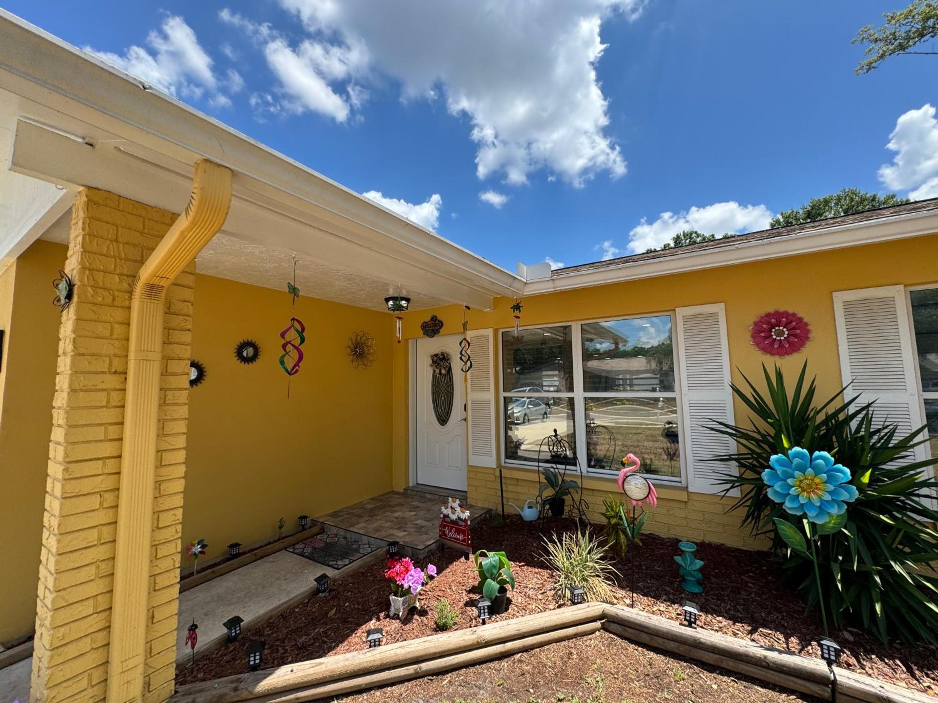 Cozy Family Home in Tampa with Private & Heated POOL, Pool table and Kids Play Area — 16