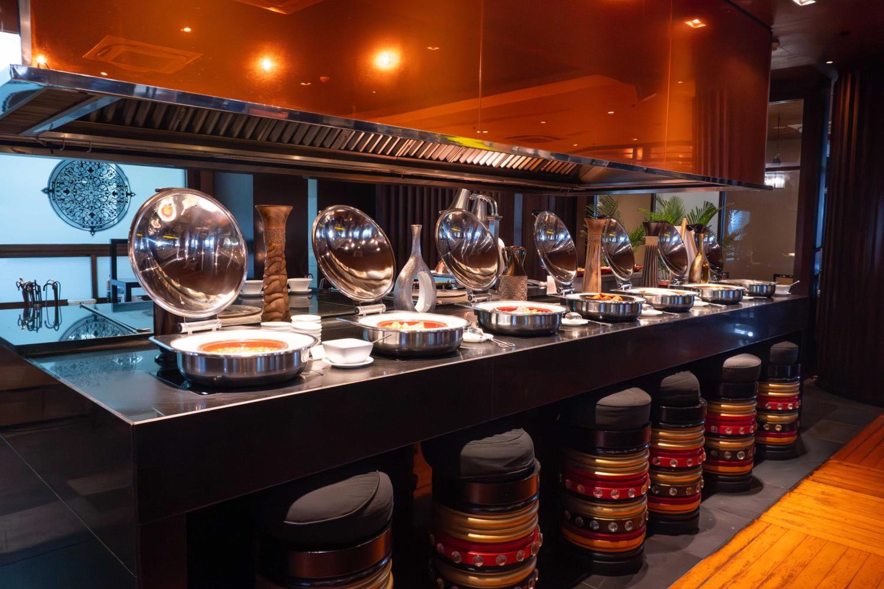 lebua at State Tower hotel, State Tower 1055 Silom Road, Bangrak, Bangkok, Thailand — photo 157