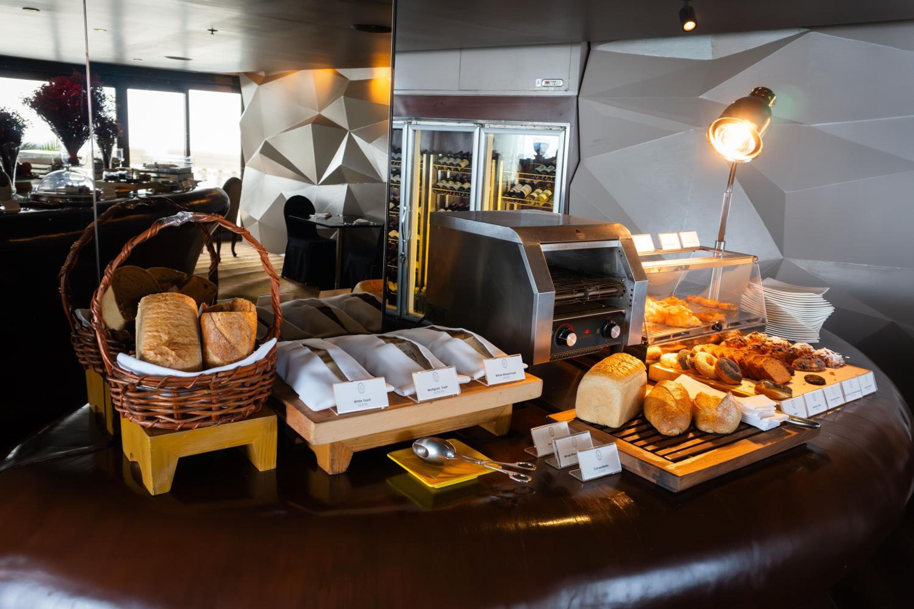 lebua at State Tower hotel, State Tower 1055 Silom Road, Bangrak, Bangkok, Thailand — photo 172