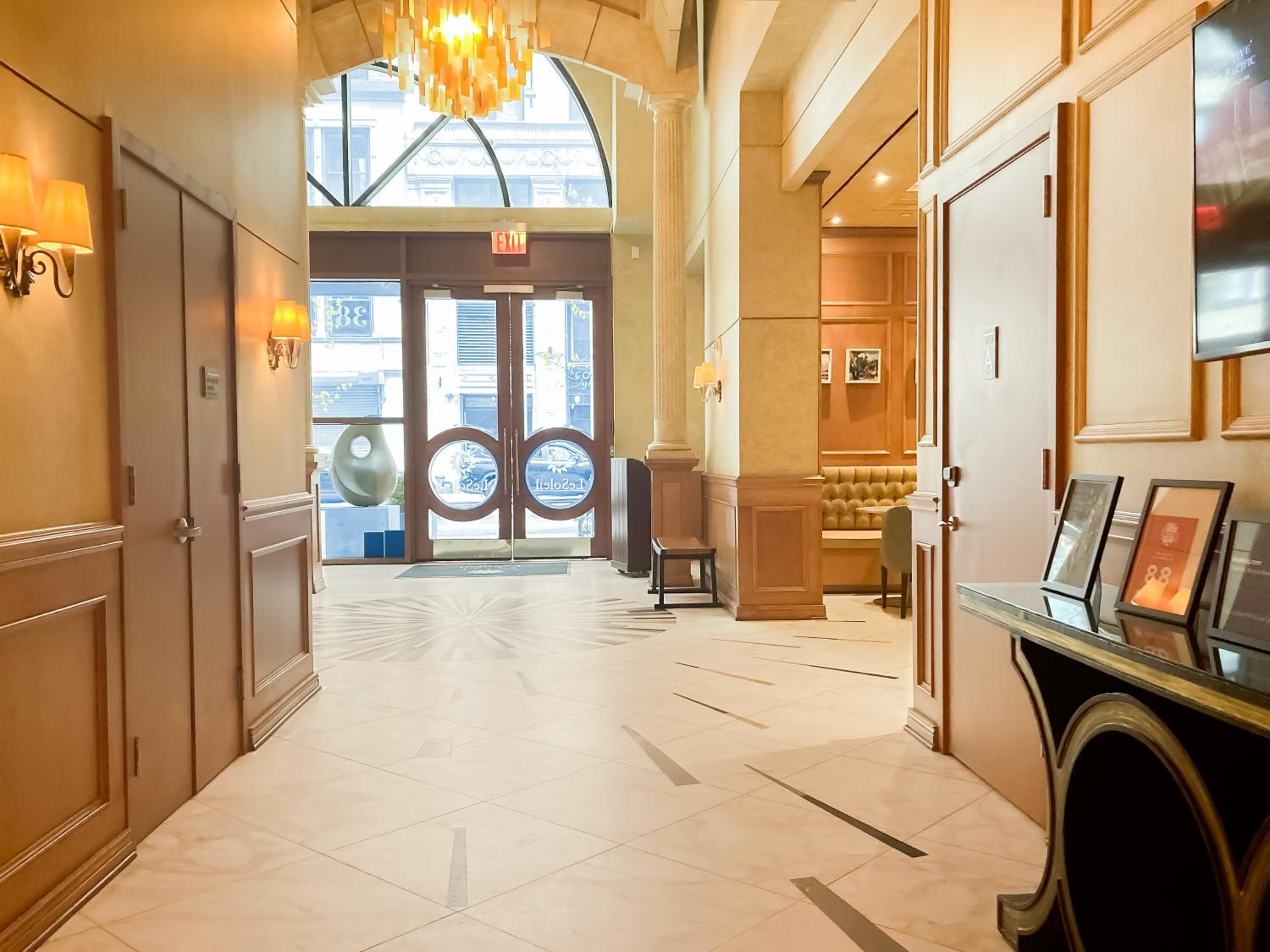 Executive Hotel Le Soleil New York — 8