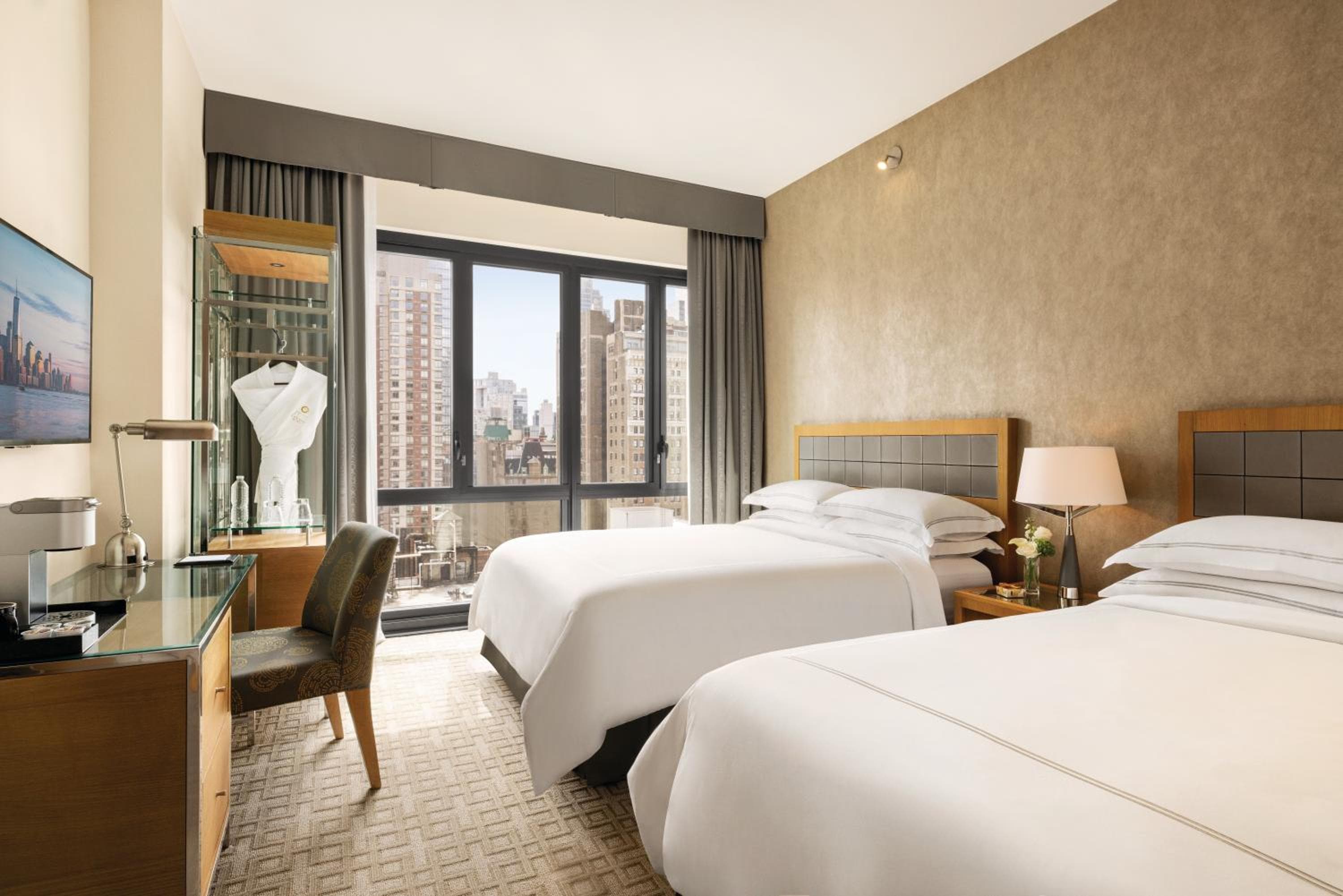 Executive Hotel Le Soleil New York — 3