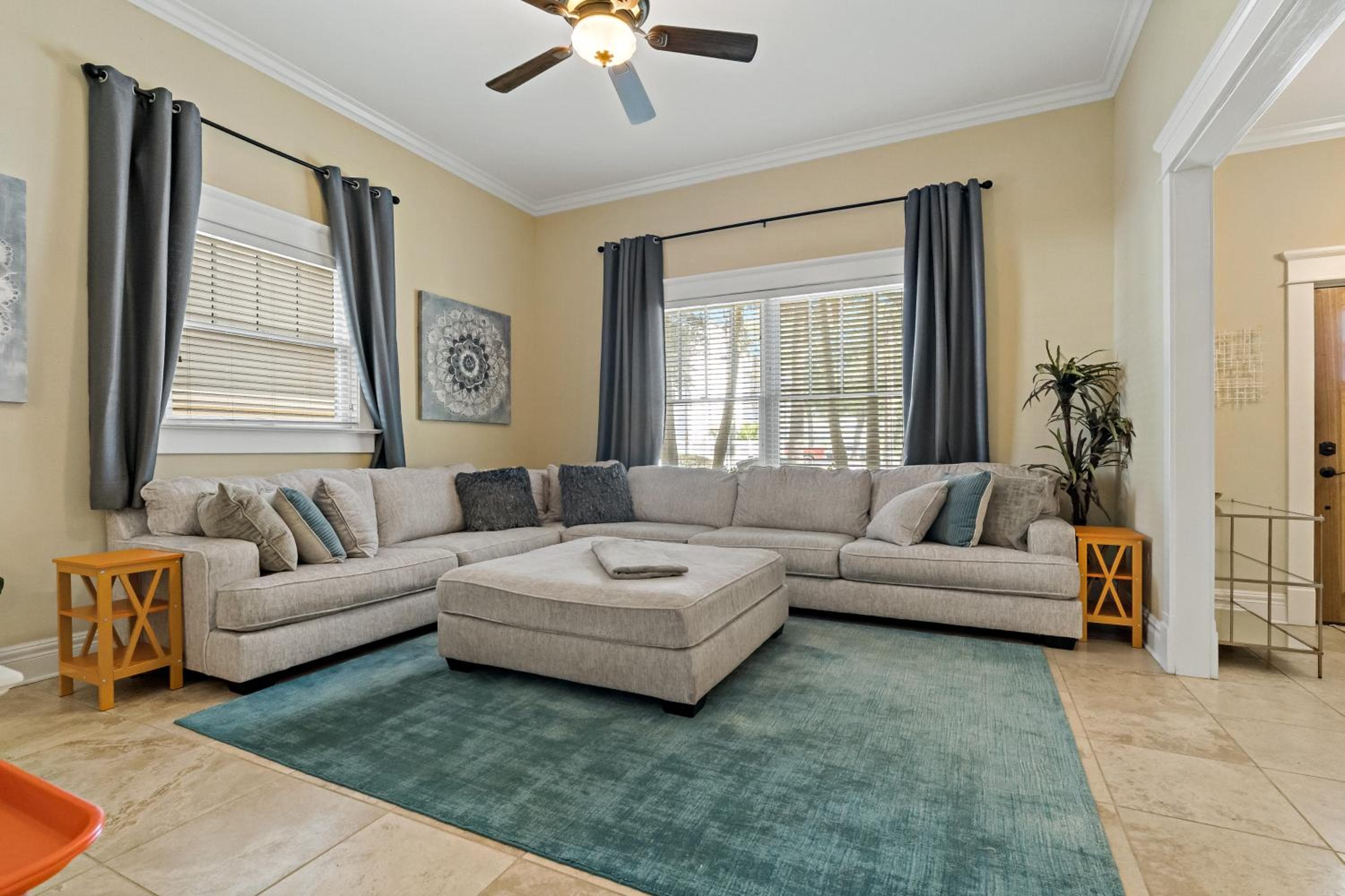 Cozy Hyde Park Home — 3