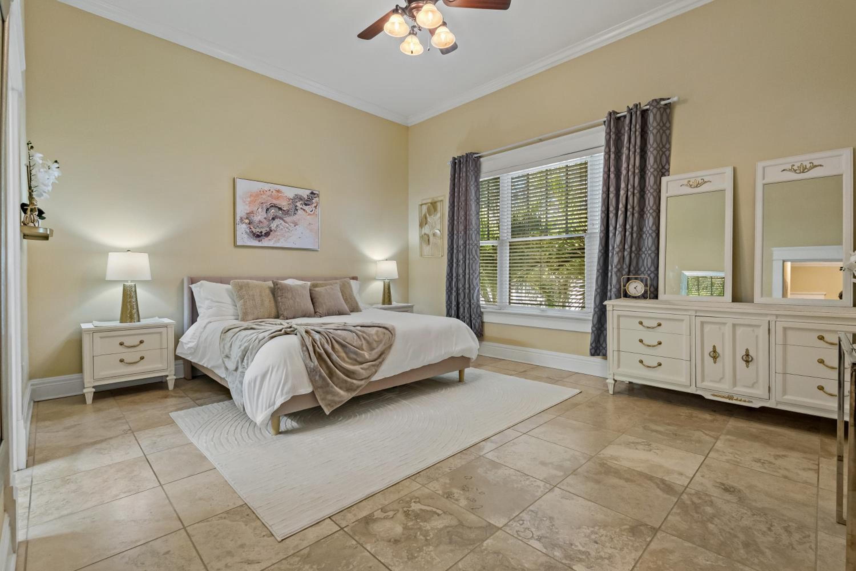 Cozy Hyde Park Home — 6