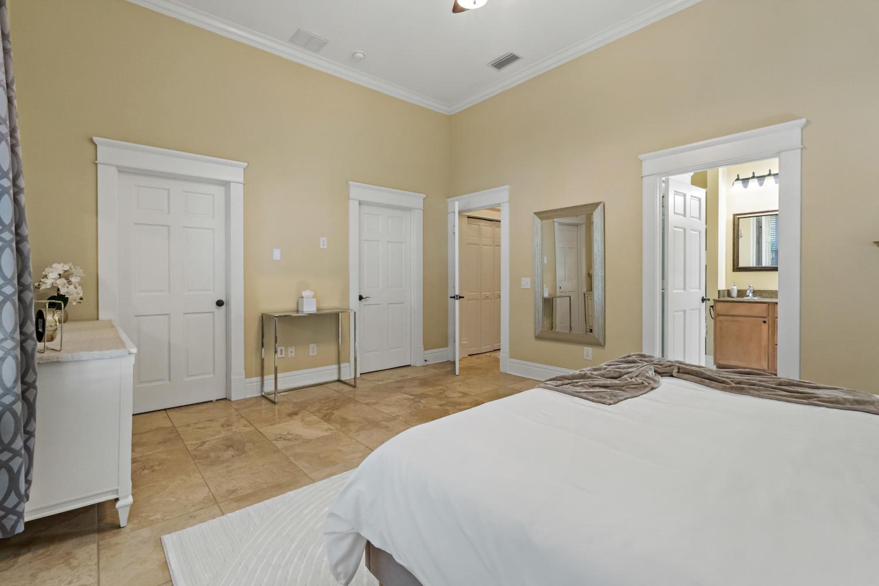 Cozy Hyde Park Home — 28