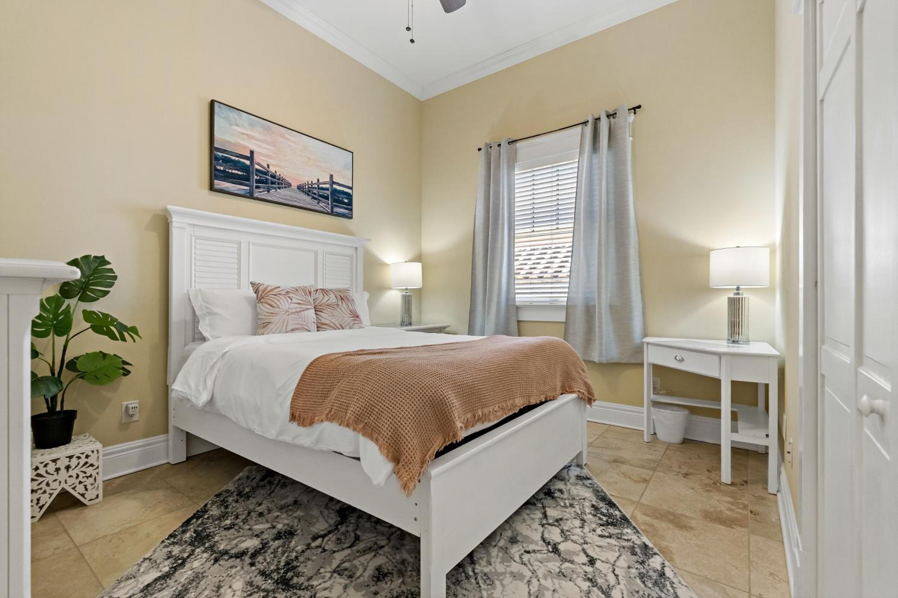 Cozy Hyde Park Home — 8