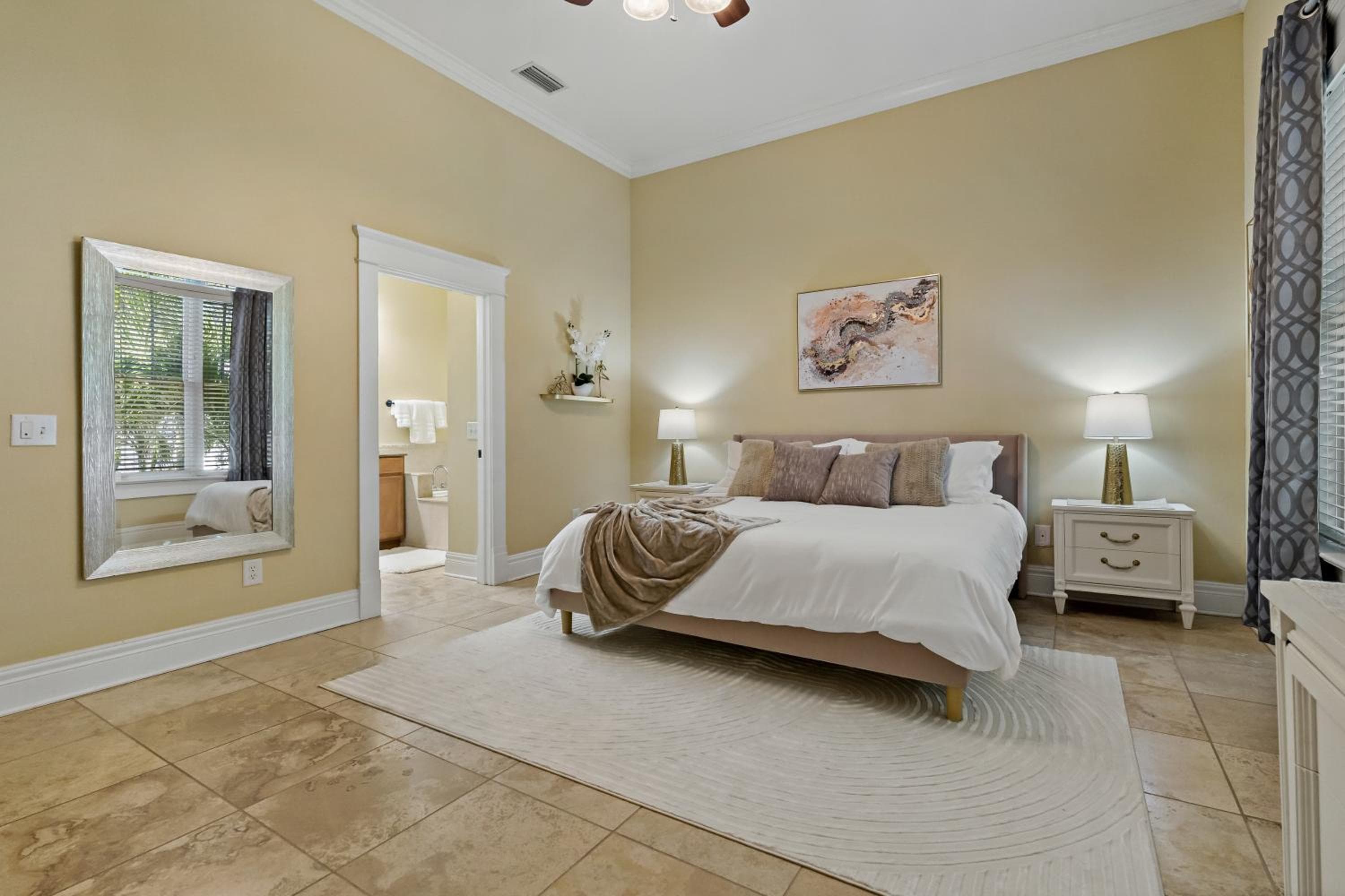 Cozy Hyde Park Home — 25
