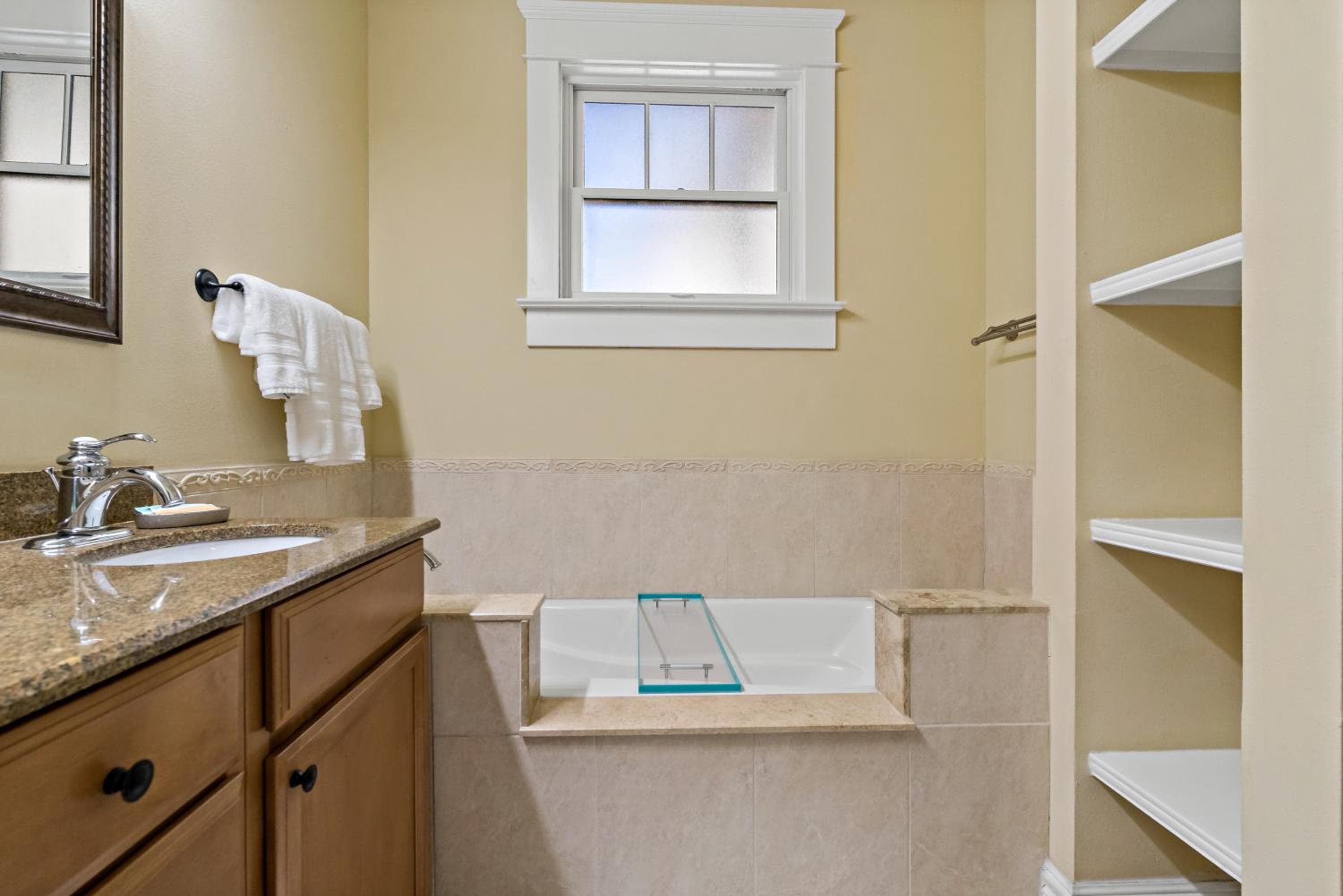 Cozy Hyde Park Home — 6