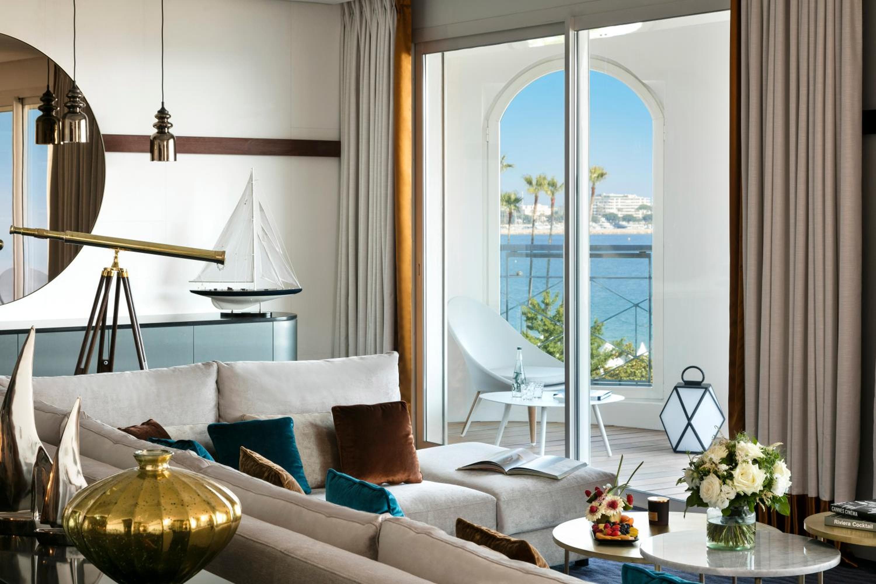 Hotel Barrière Le Majestic Cannes — 10