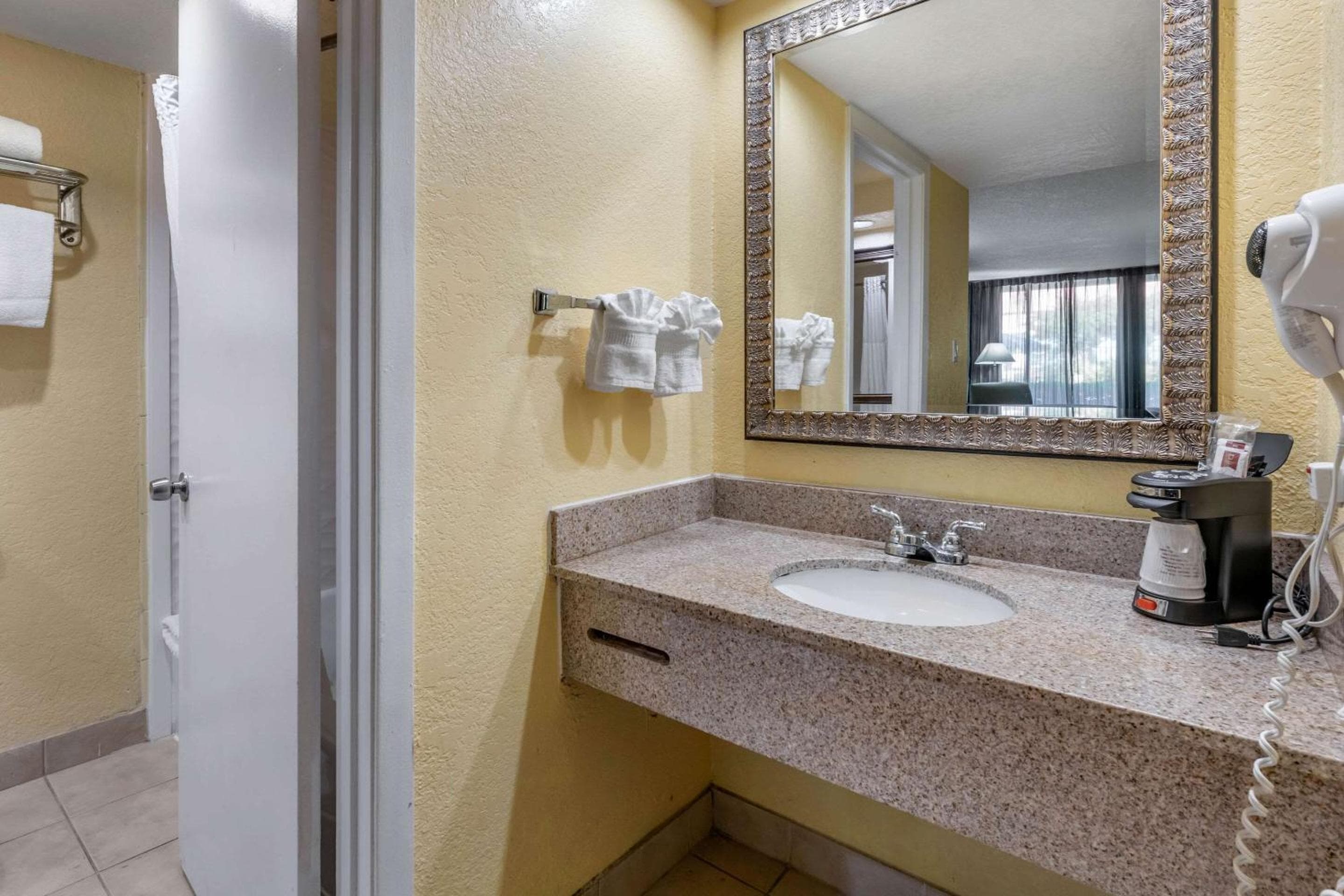 Clarion Inn Orlando International Drive - ICON Park — 10