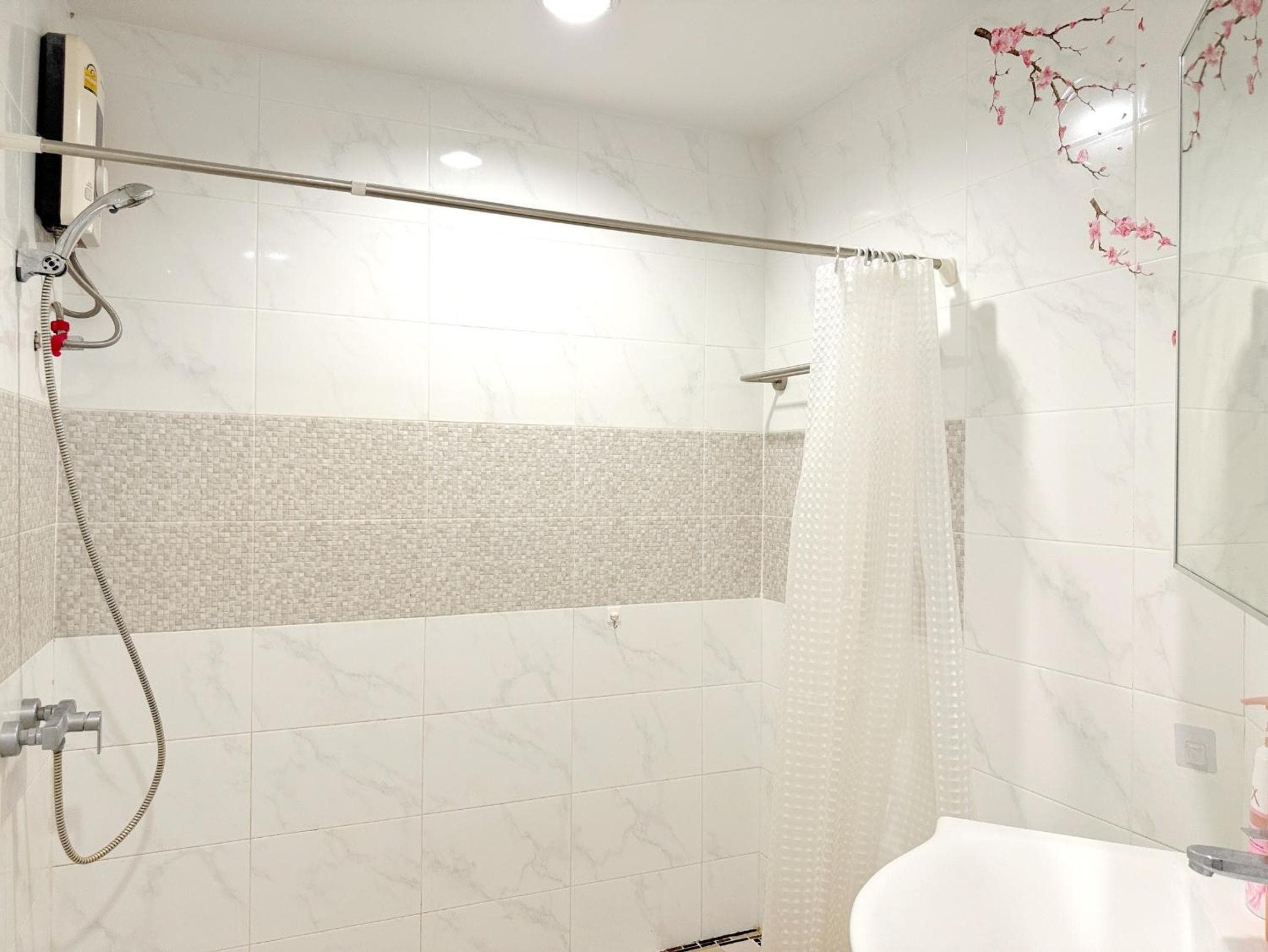 Center Bangkok Suite next to Platinum mall — 15