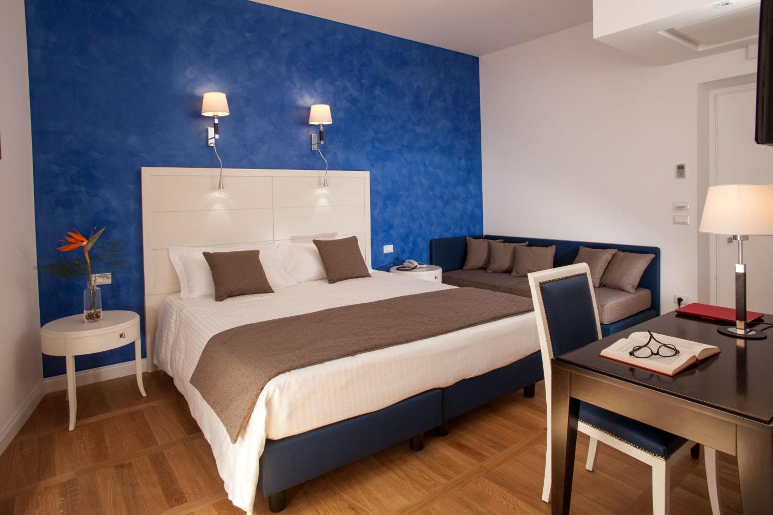 Floris Hotel — 6