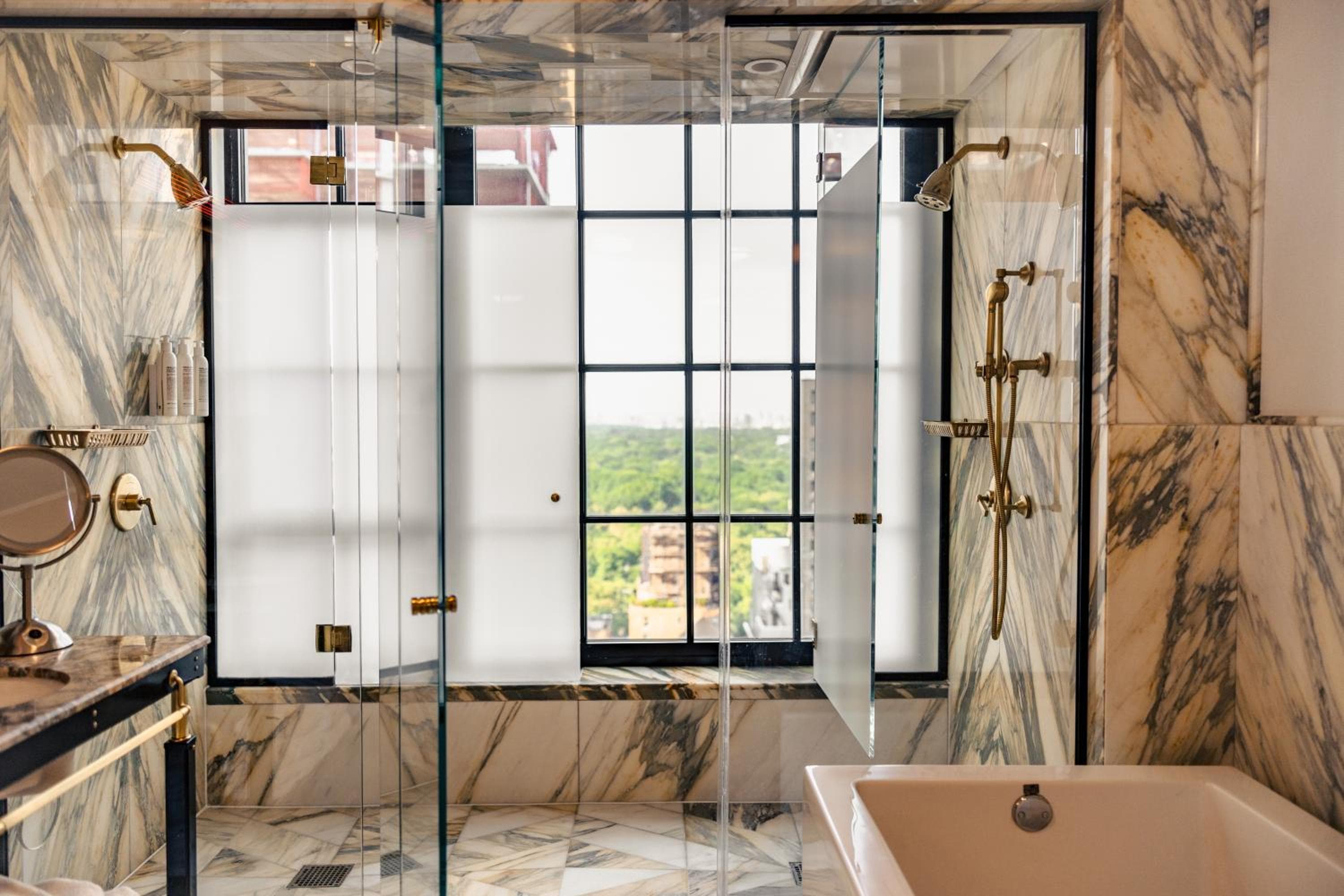 Le Meridien New York, Central Park by Marriott — 8