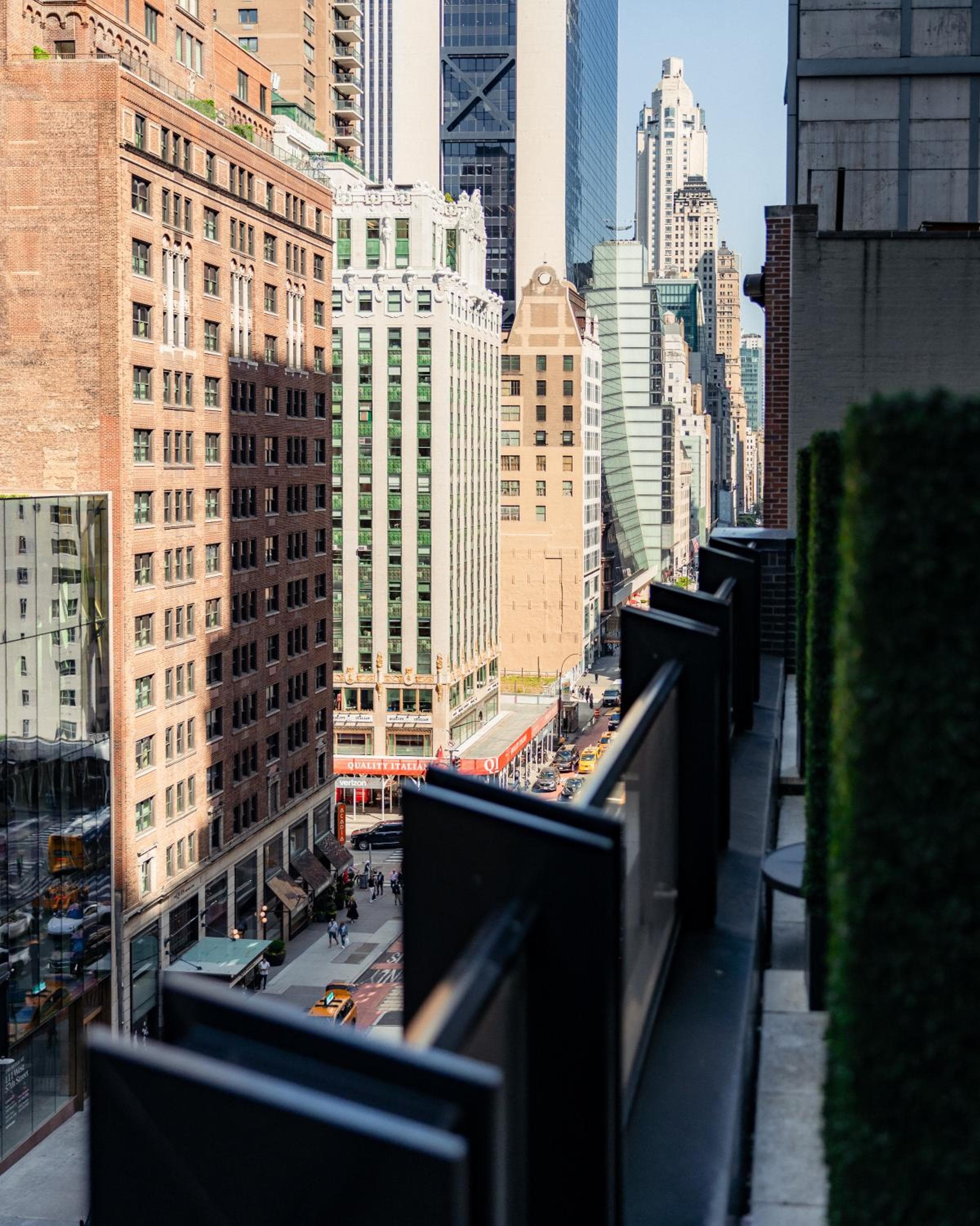 Le Meridien New York, Central Park by Marriott — 11