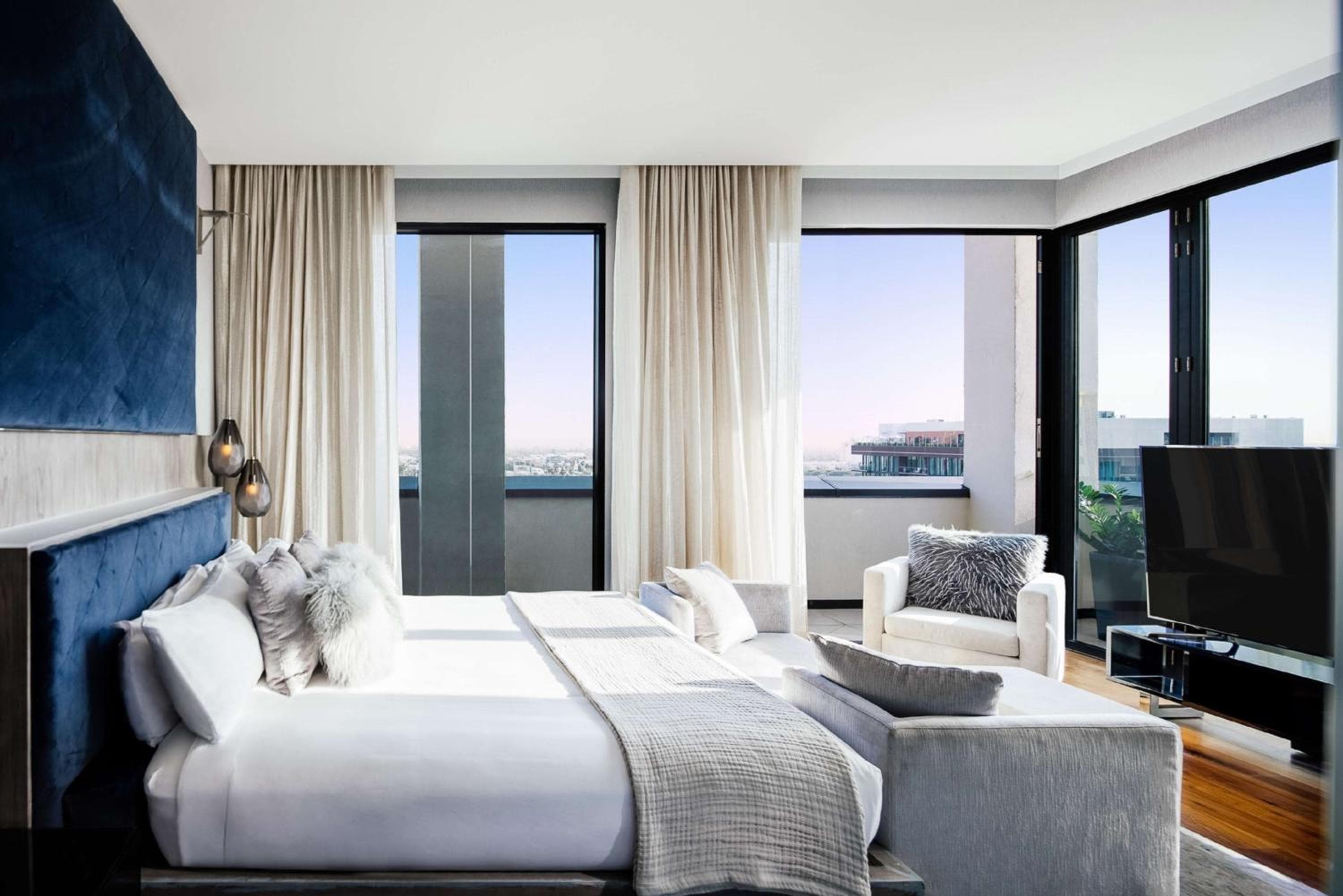 Dream Hollywood, by Hyatt — 19