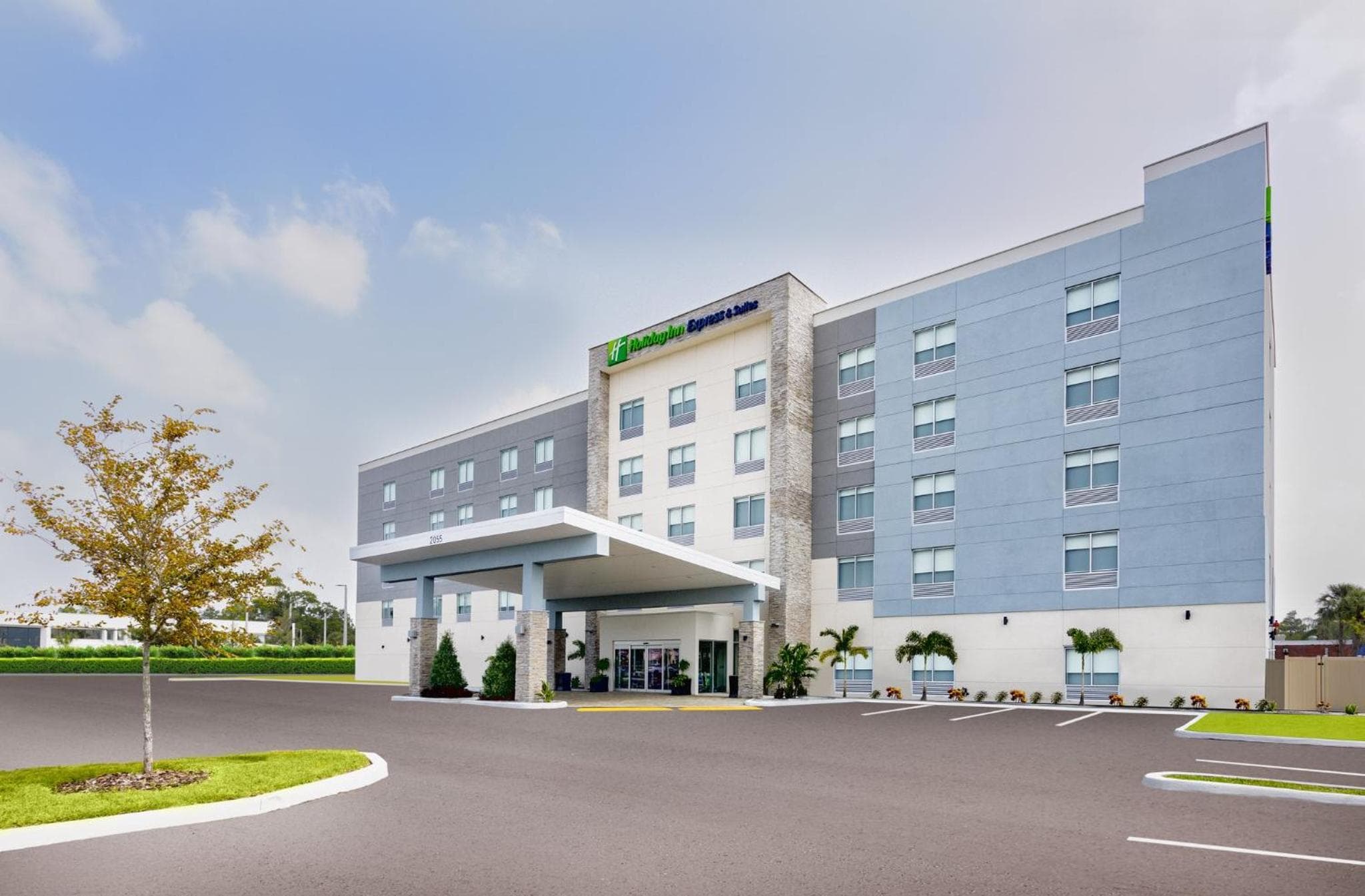Holiday Inn Express &amp; Suites Tampa Stadium - Airport Area, un hotel IHG — 1