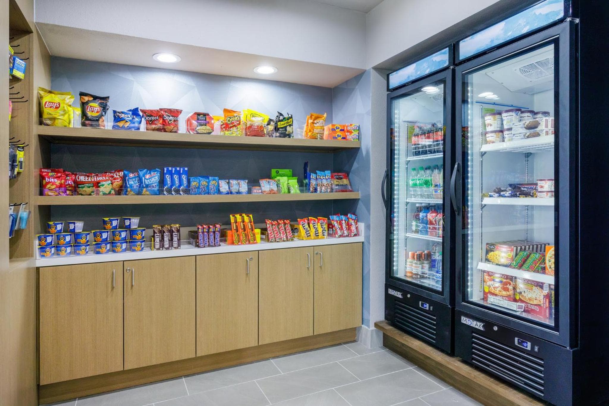 Holiday Inn Express & Suites Tampa Stadium - Airport Area by IHG — 16