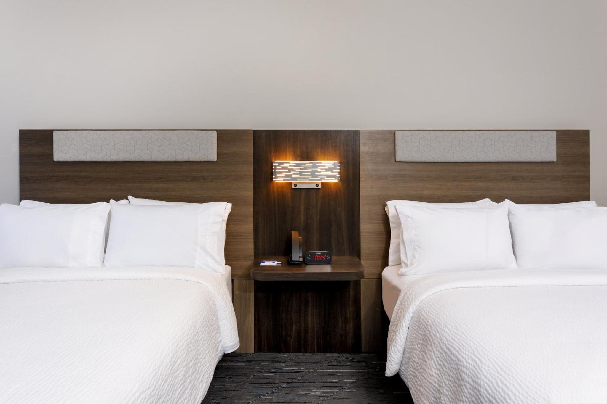 Holiday Inn Express & Suites Tampa Stadium - Airport Area by IHG — 23