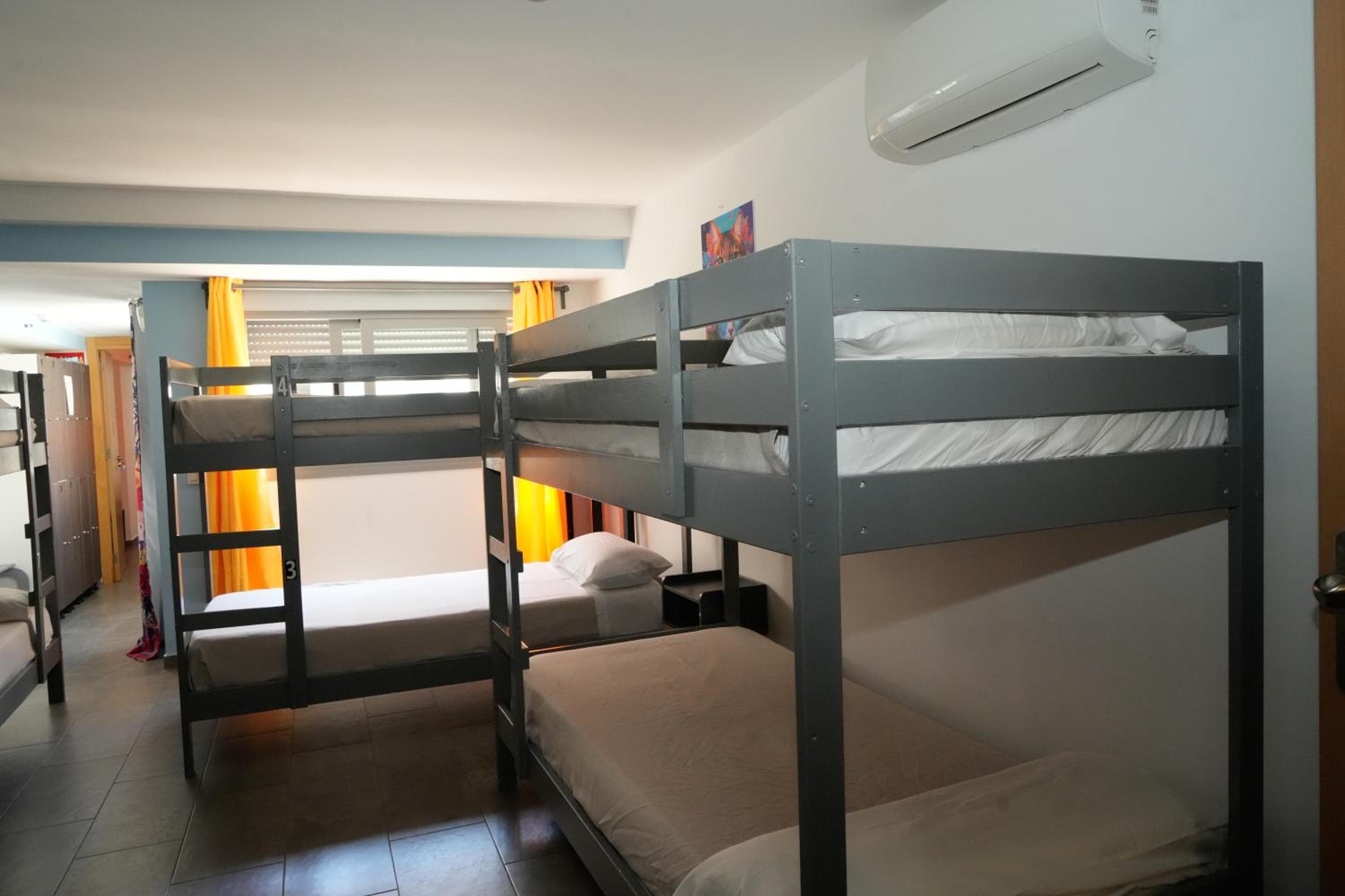 NEW ART BEACH HOSTEL- Albergue Juvenil — 8