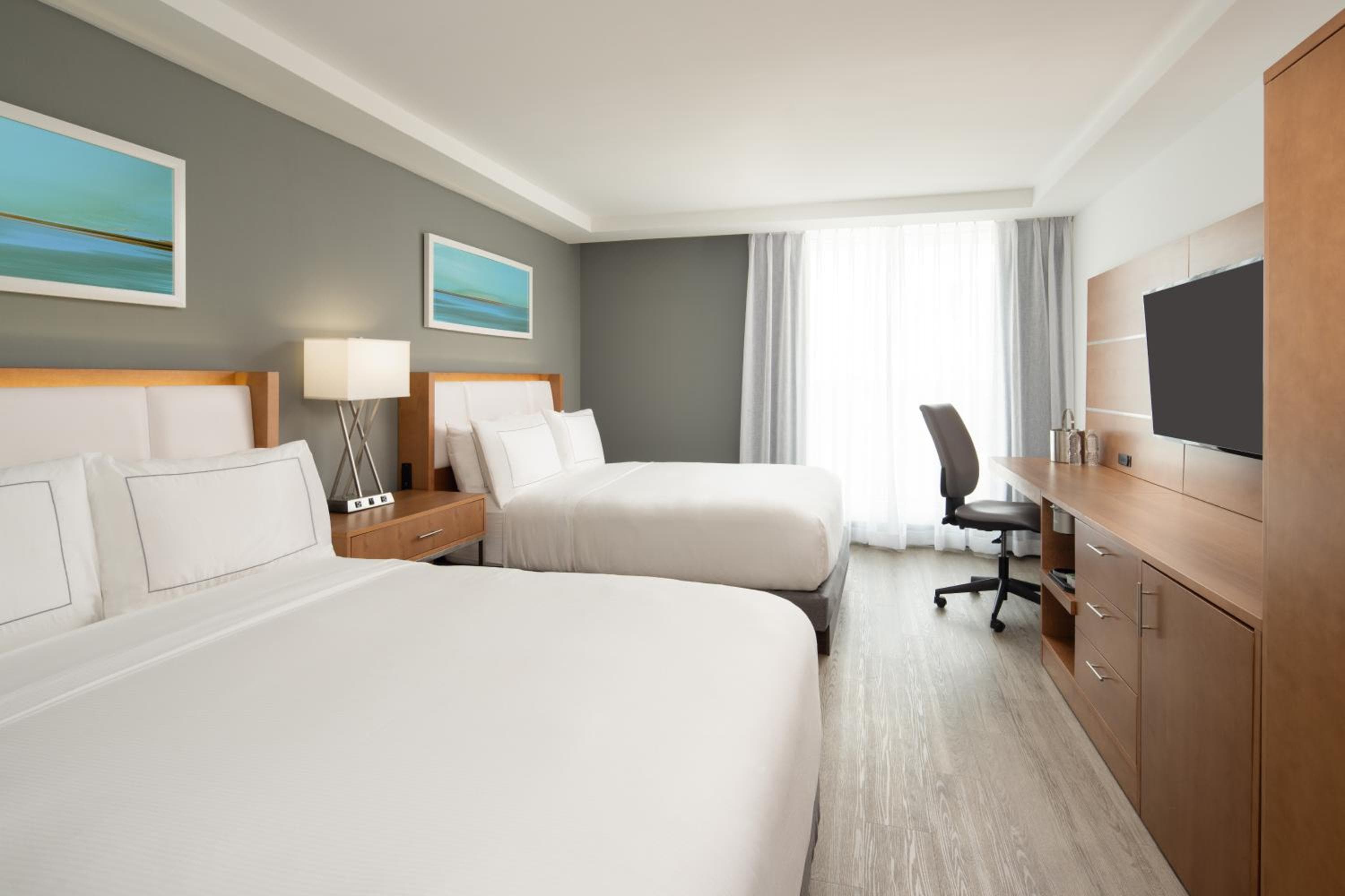 DoubleTree by Hilton Miami North I-95 — 16