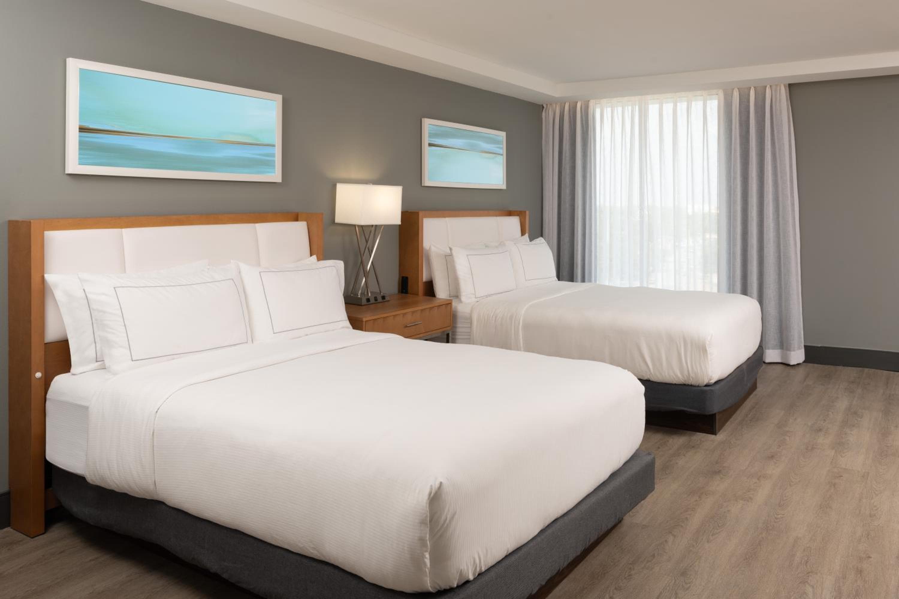 DoubleTree by Hilton Miami North I-95 — 28