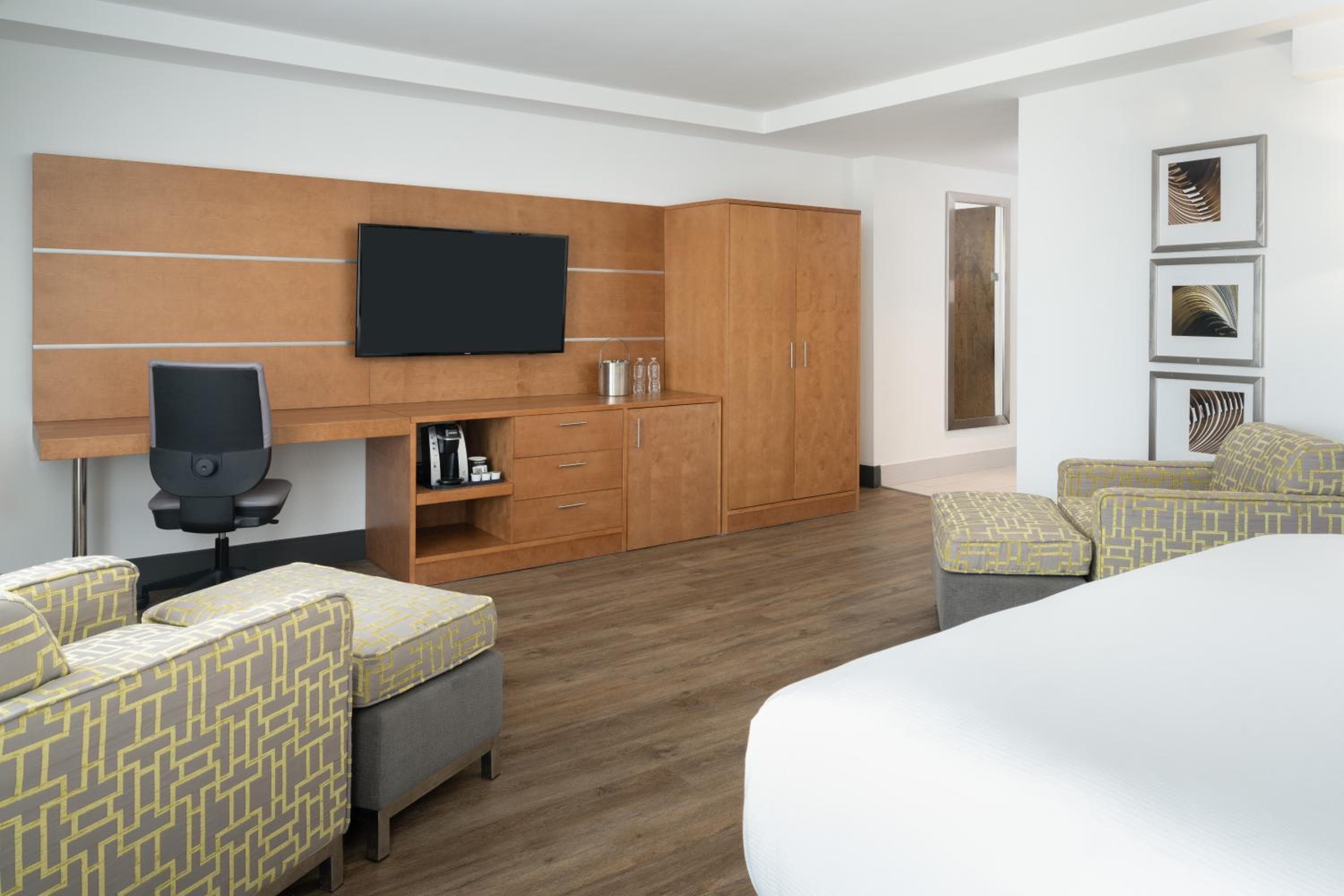 DoubleTree by Hilton Miami North I-95 — 21