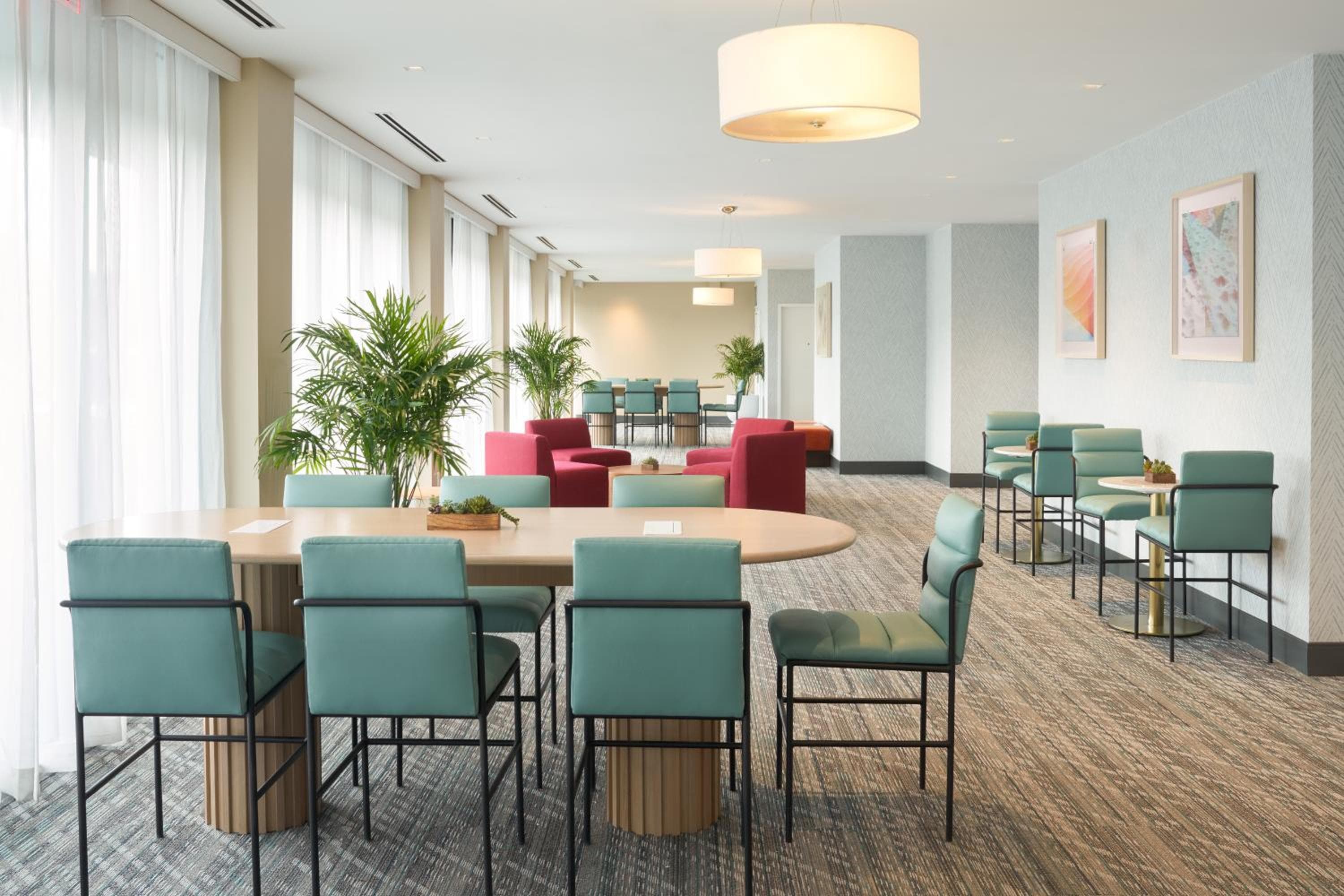 DoubleTree by Hilton Miami North I-95 — 25