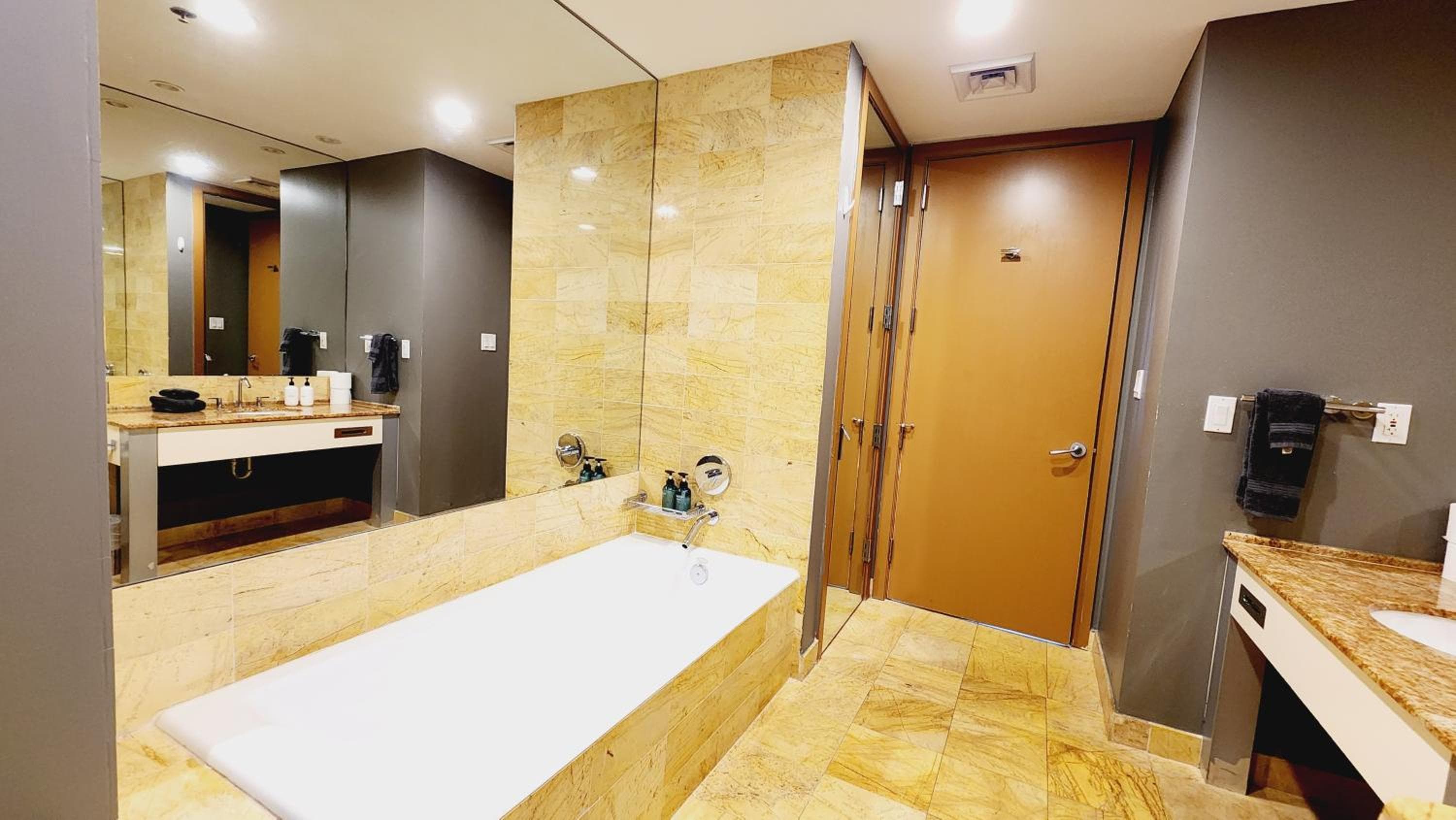 Lux Aka Brickell Condo — 11