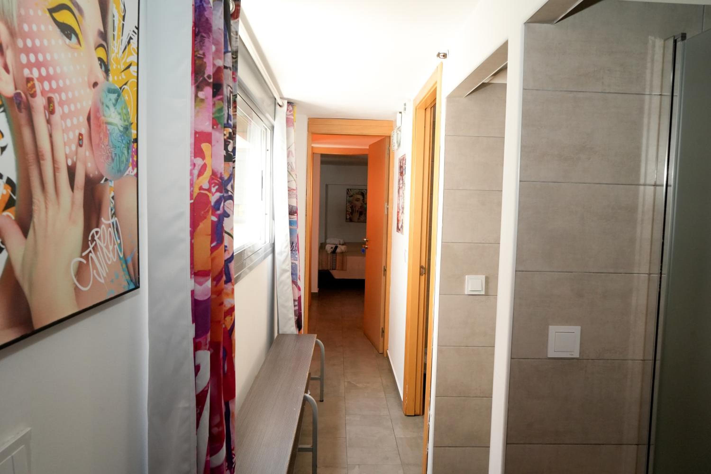 NEW ART BEACH HOSTEL- Albergue Juvenil — 7