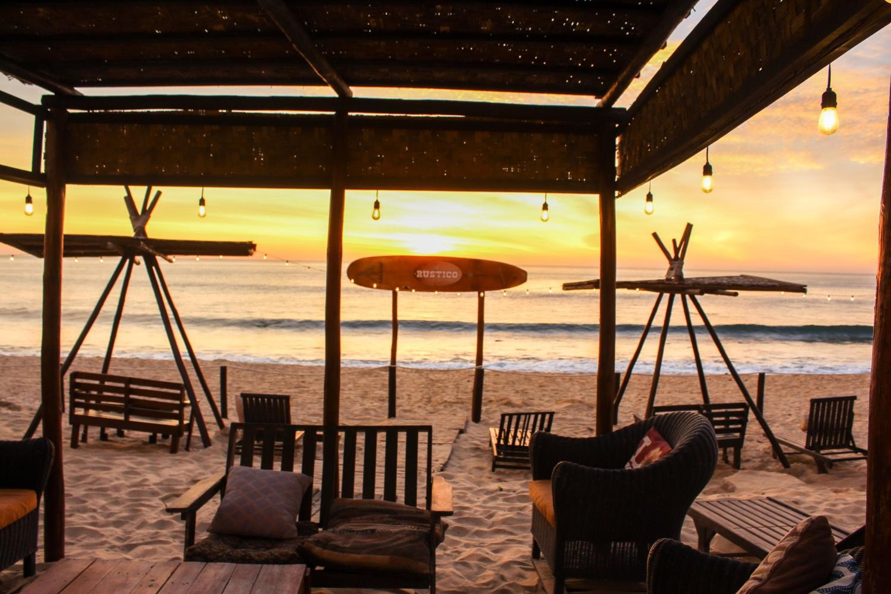 RUSTICO LOUNGE-Tipi With AC in front of the beach — 1