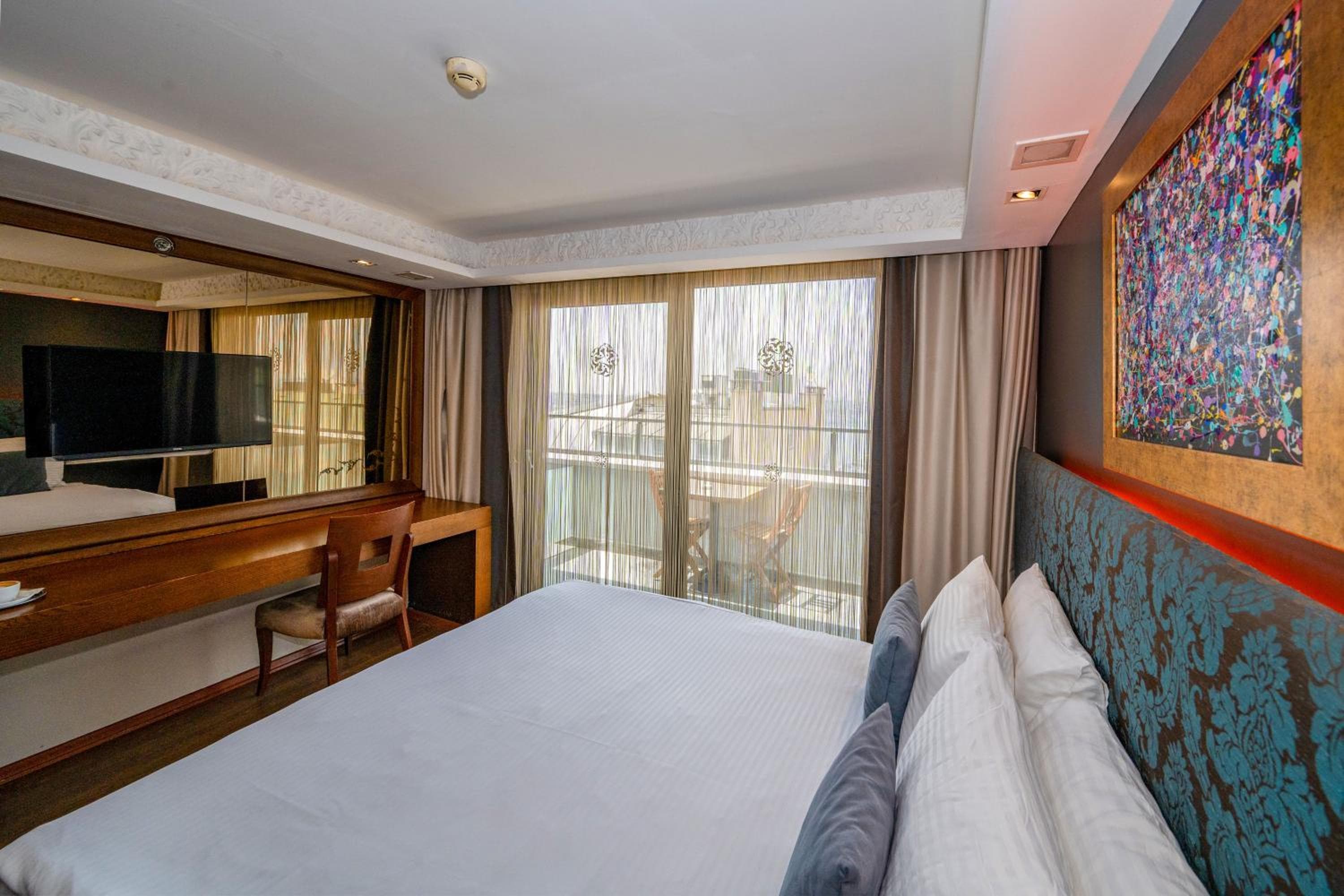 Pera Tulip Hotel — 5