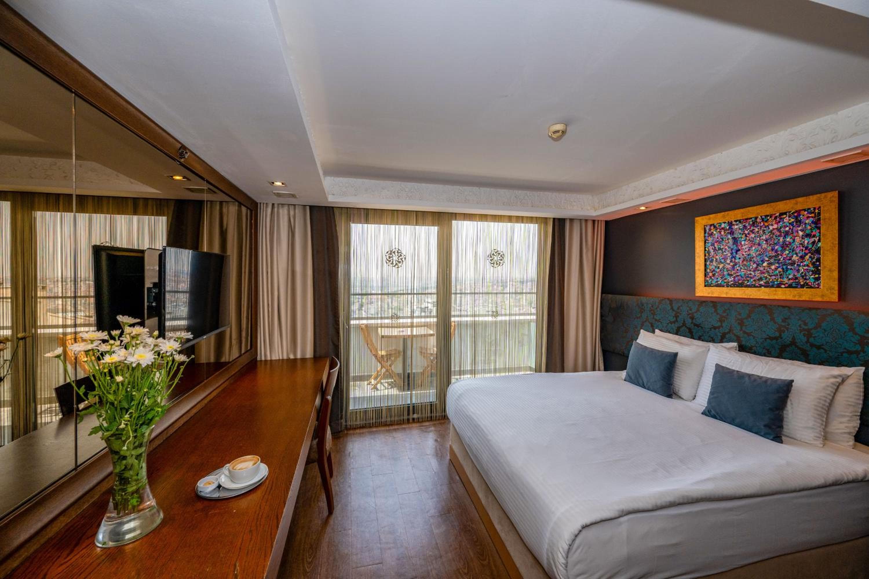 Pera Tulip Hotel — 3