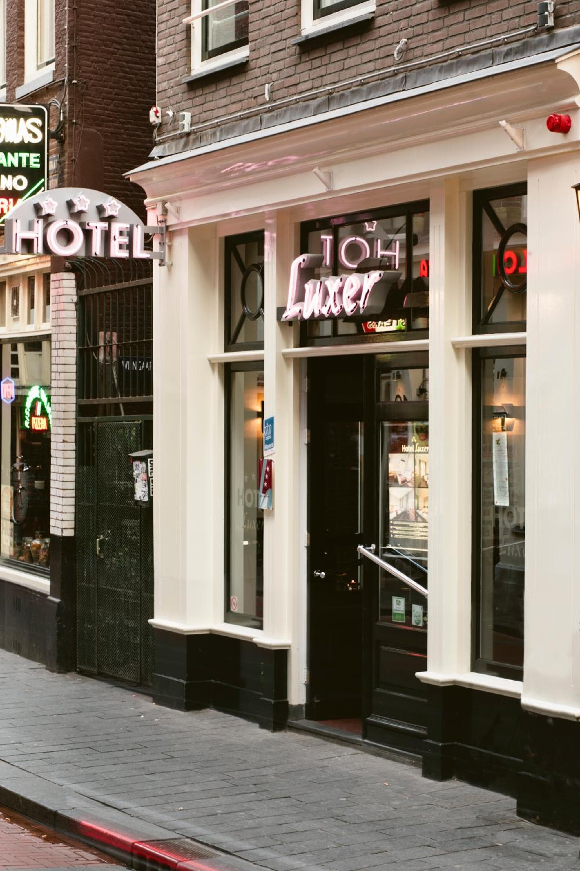 Hotel Luxer — 1